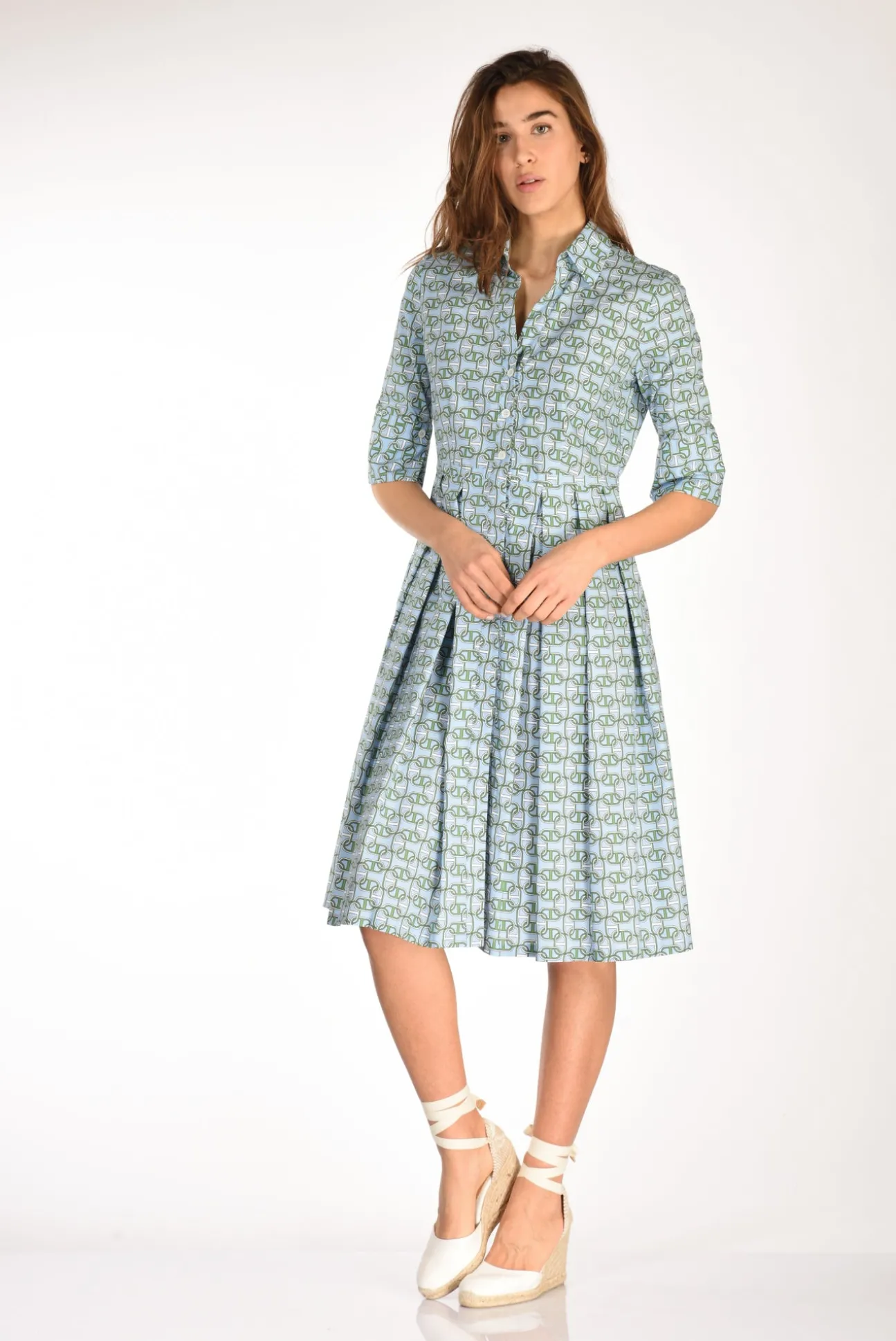 abito_aishial_azzurrobian_0.webp abito aishial azzurro/bianco/verde