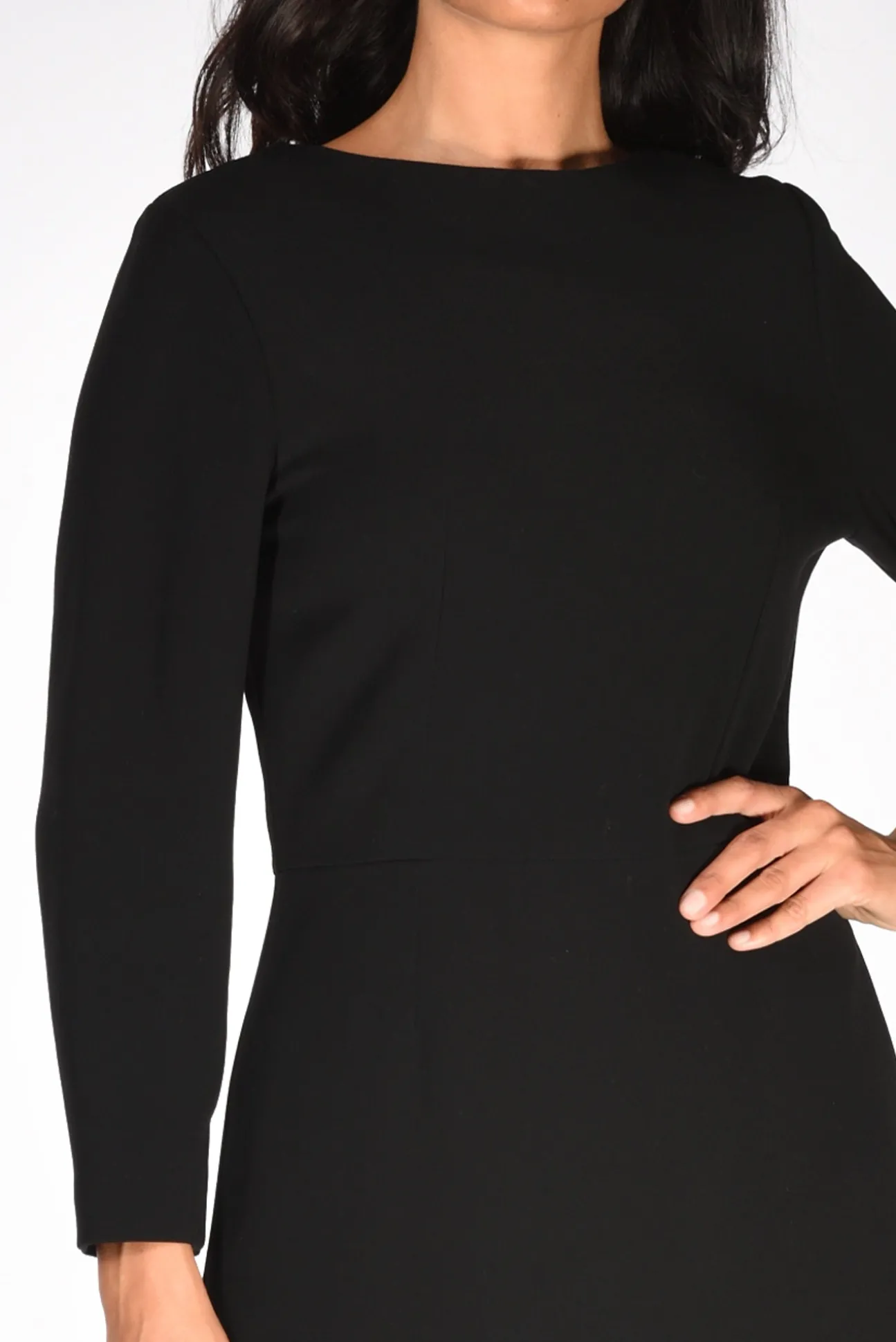 abito_con_maniche_nero_2.webp abito con maniche nero
