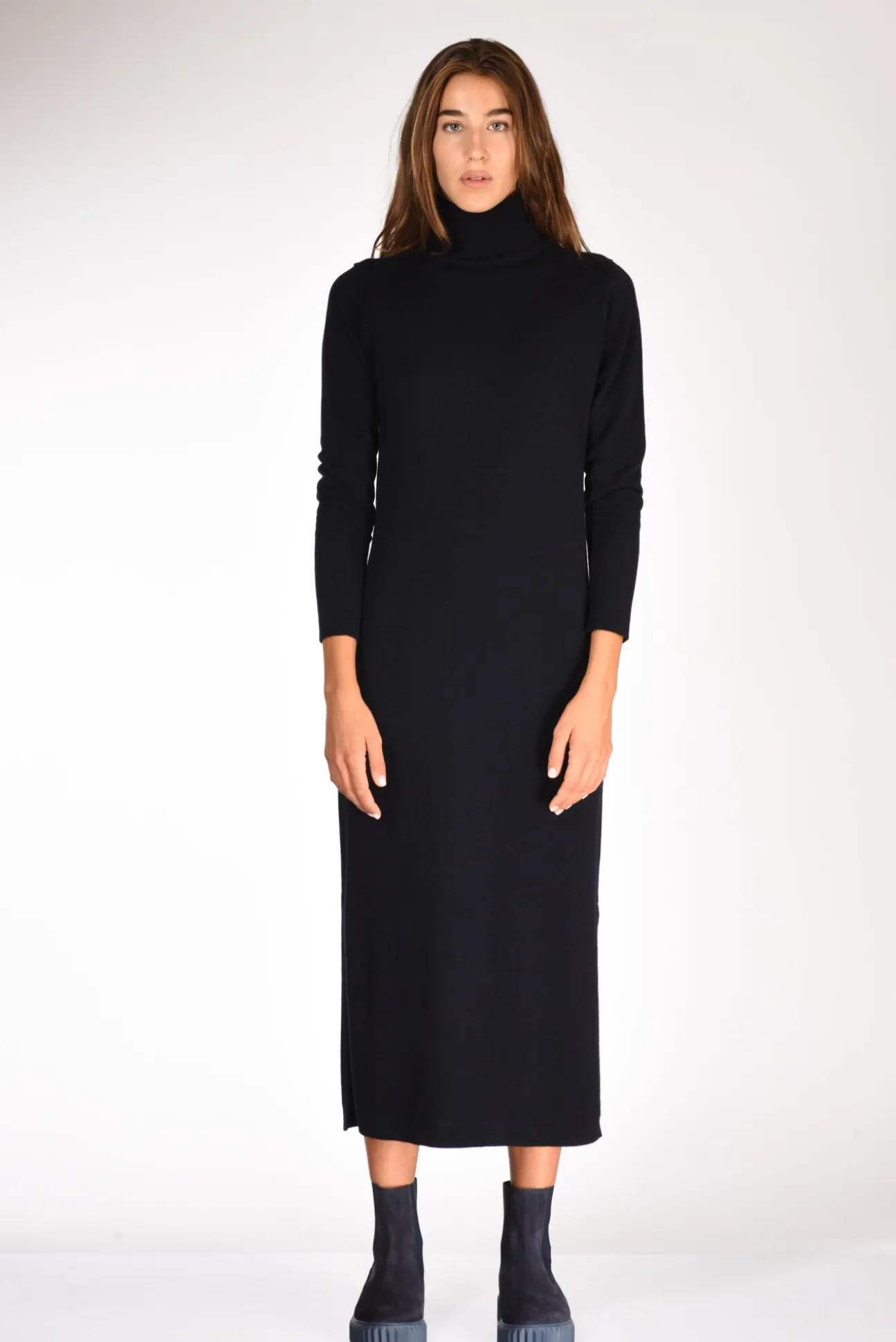 abito_in_maglia_blu_1.webp abito in maglia blu