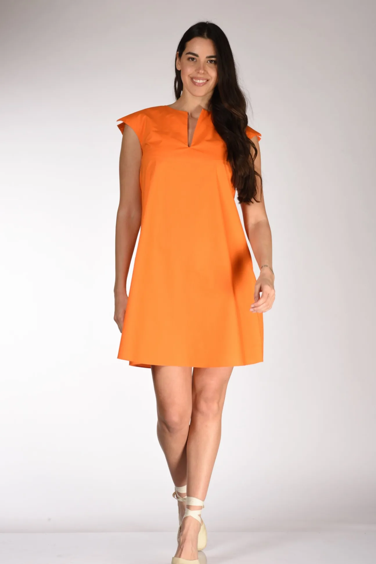 abito_svasato_arancio_0.webp abito svasato arancio