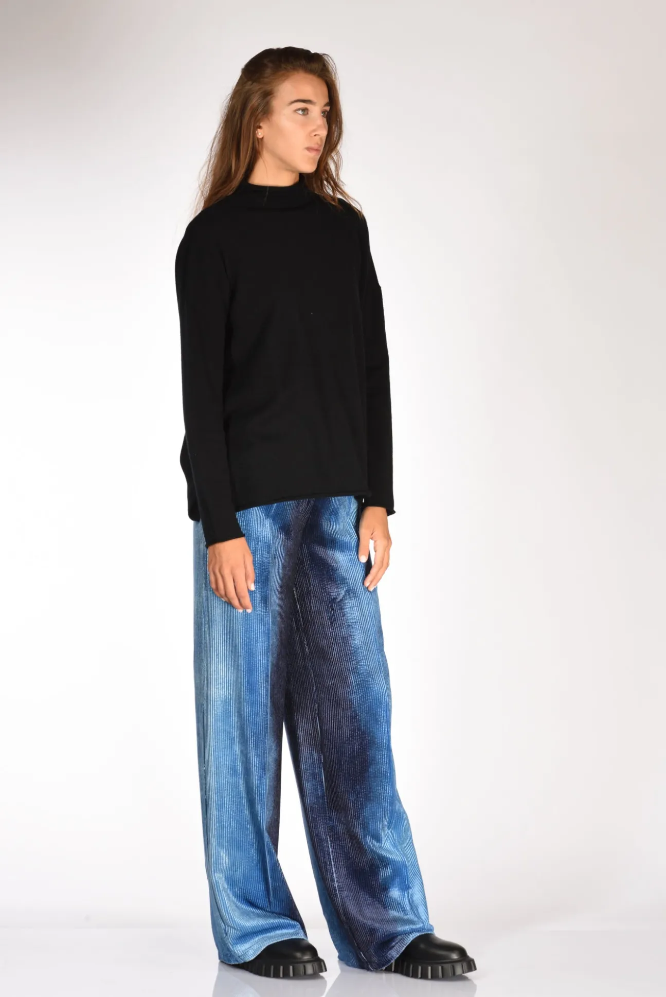 aglia_lupetto_nero_3.webp aglia lupetto nero