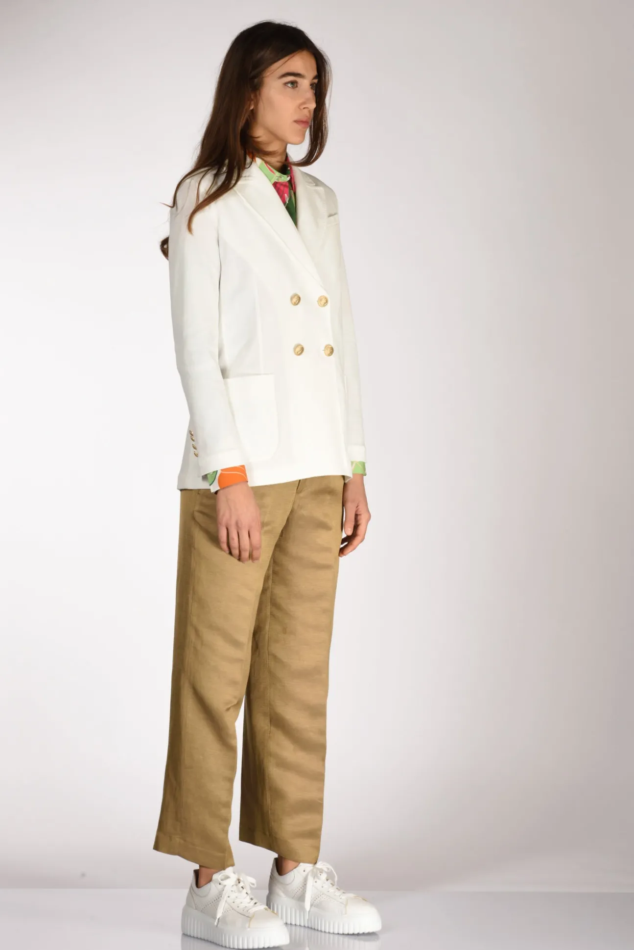 blazer_doppiopetto_bianco_2.webp blazer doppiopetto bianco latte