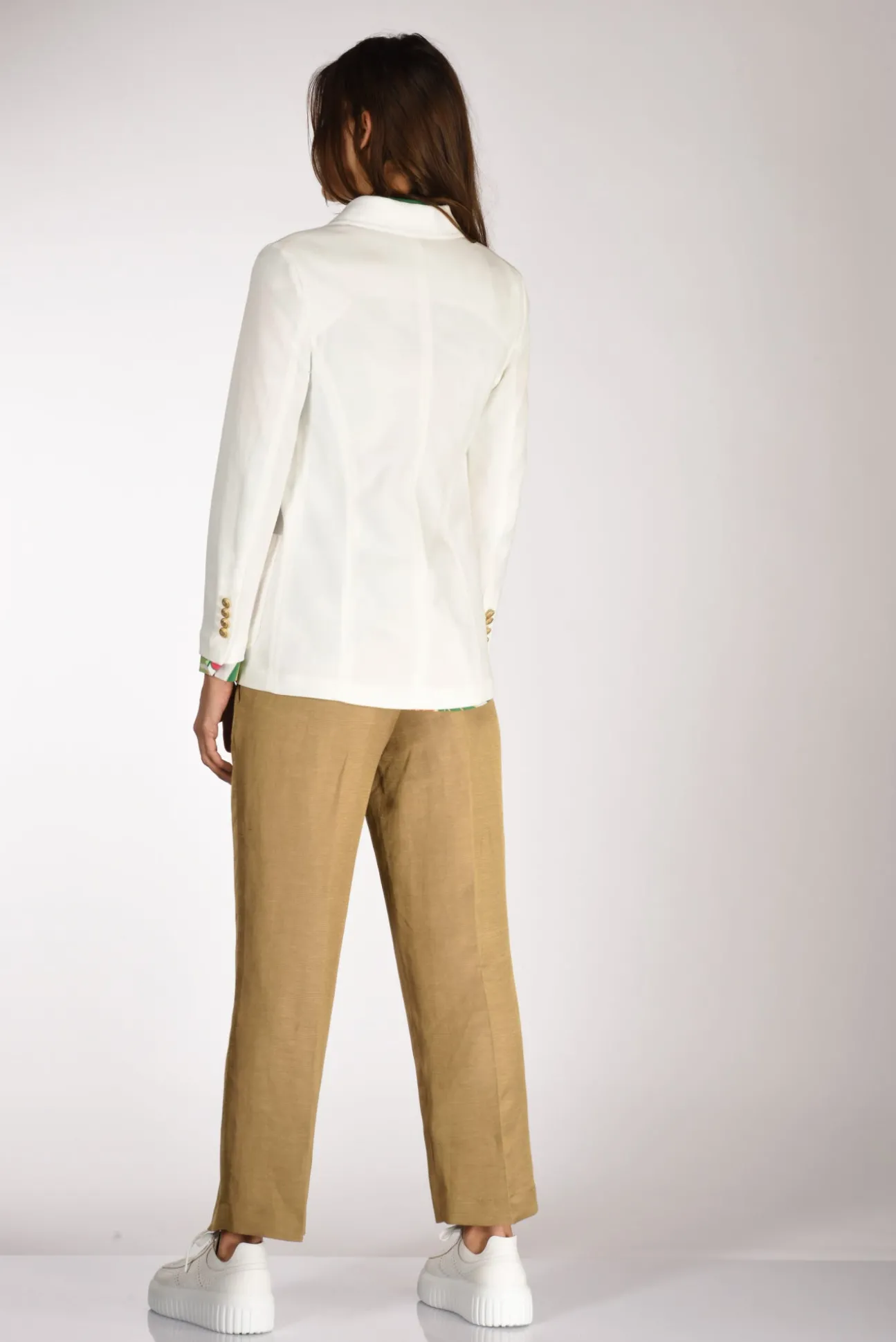 blazer_doppiopetto_bianco_4.webp blazer doppiopetto bianco latte