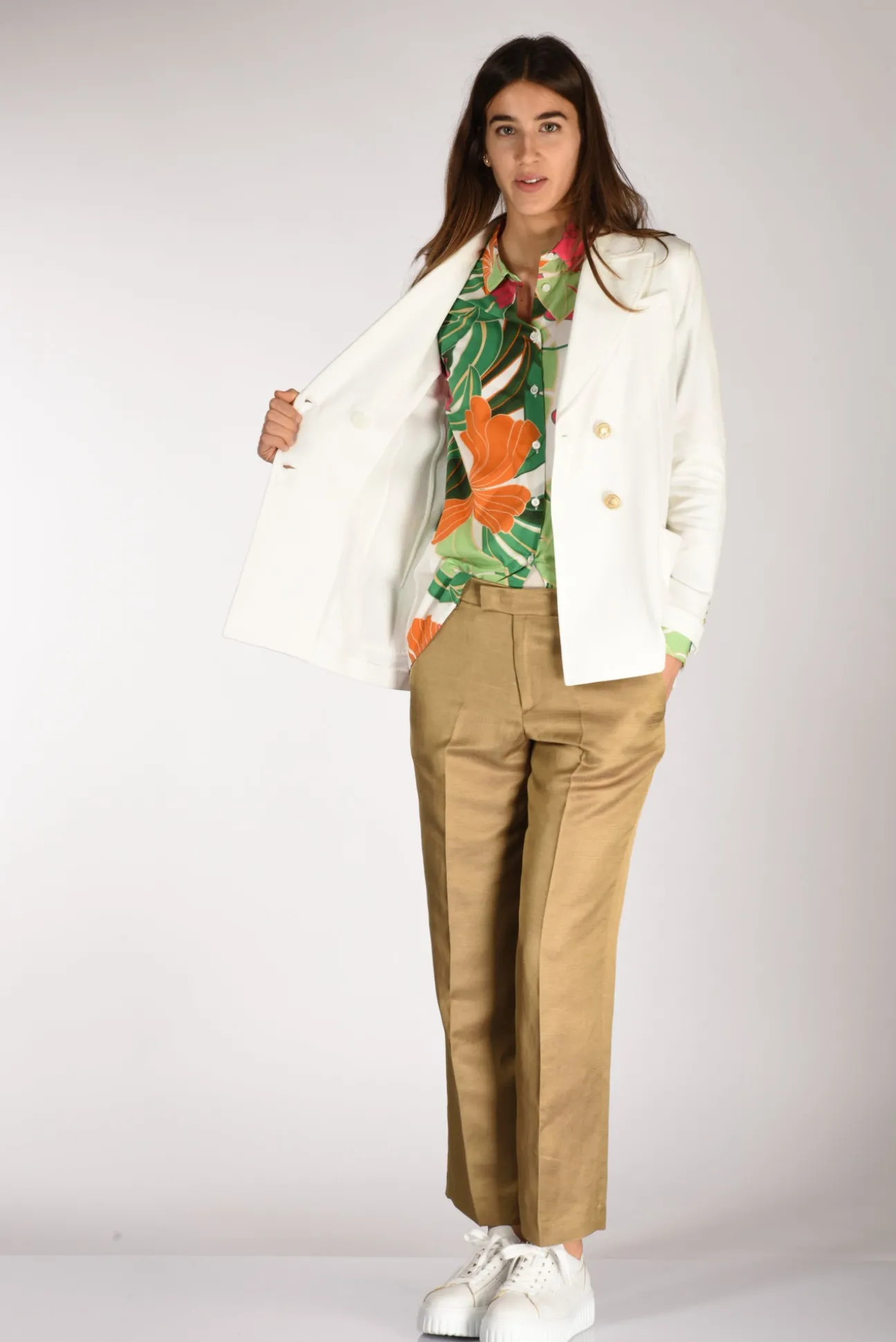 blazer_doppiopetto_bianco_5.webp blazer doppiopetto bianco latte