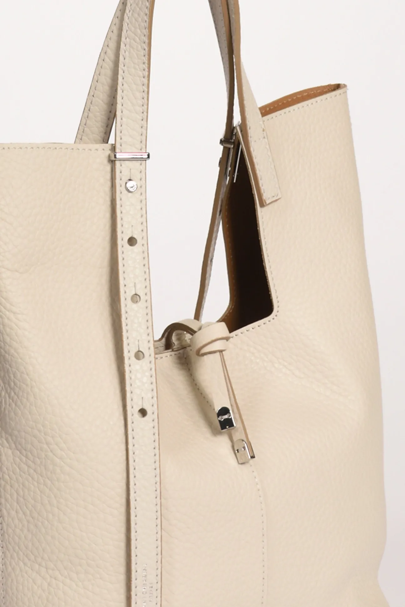borsa_ava_beige_chiaro_3.webp borsa ava beige chiaro