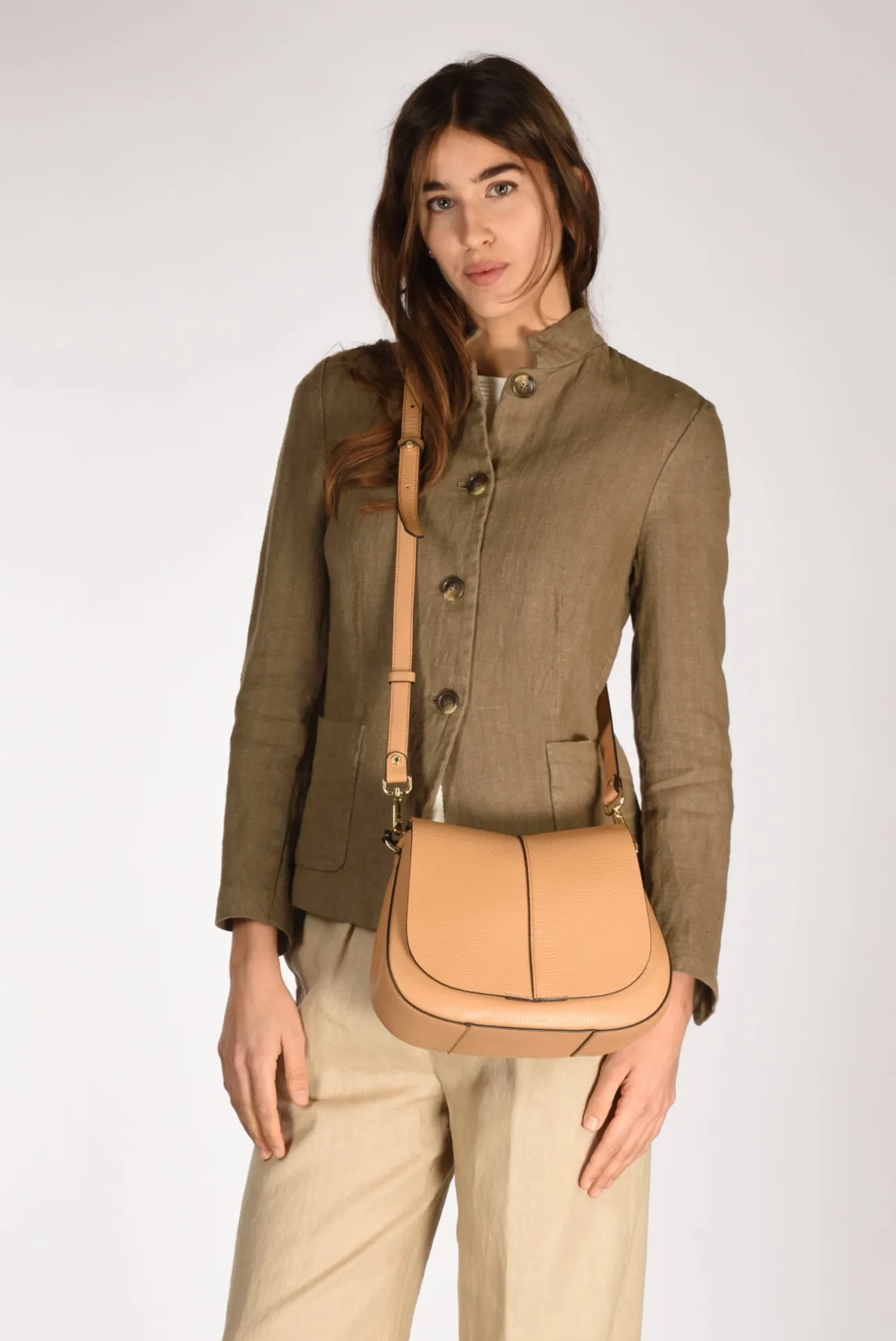 borsa_helena_round_beige__1.webp borsa helena round beige scuro