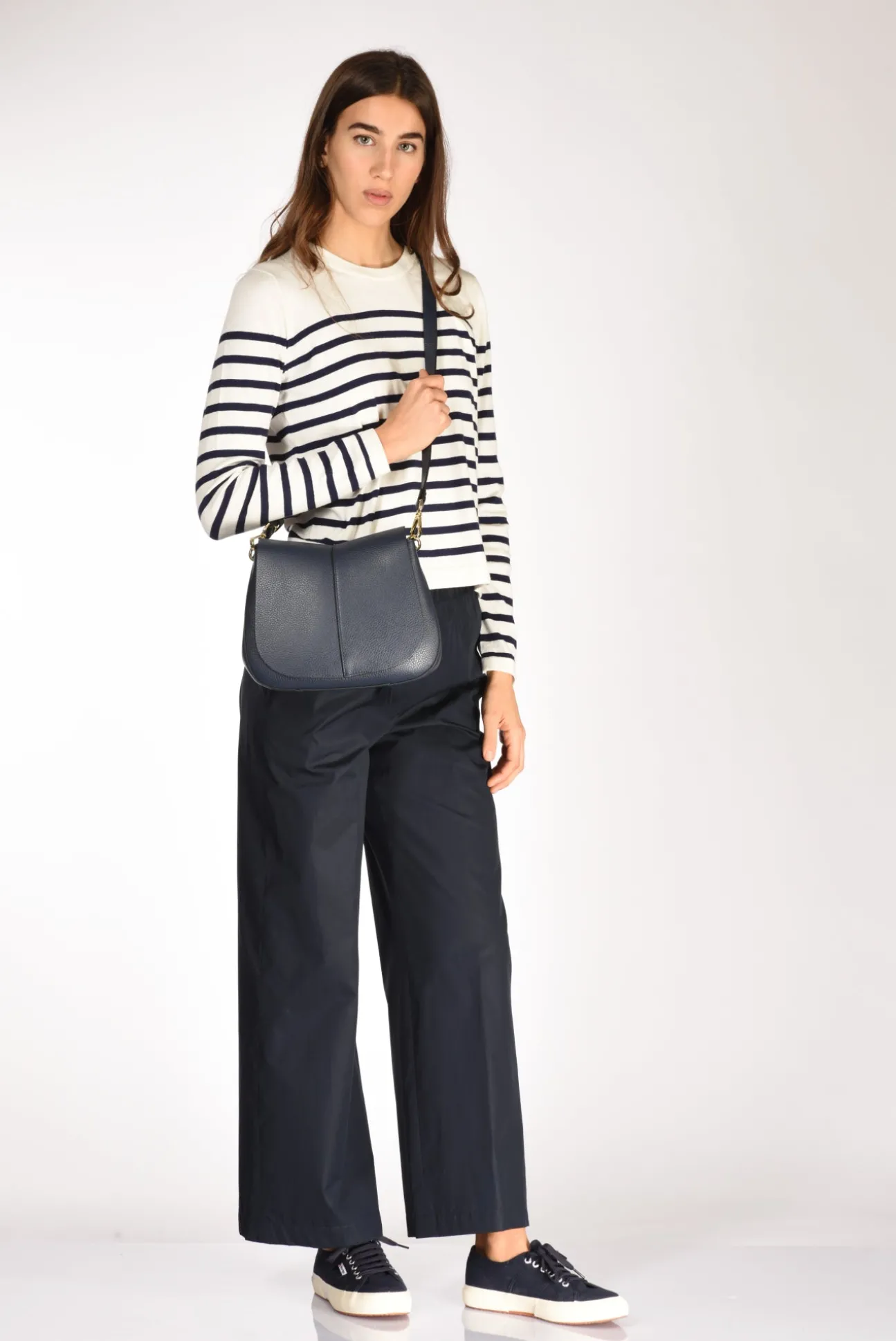borsa_helena_round_blu_1.webp borsa helena round blu
