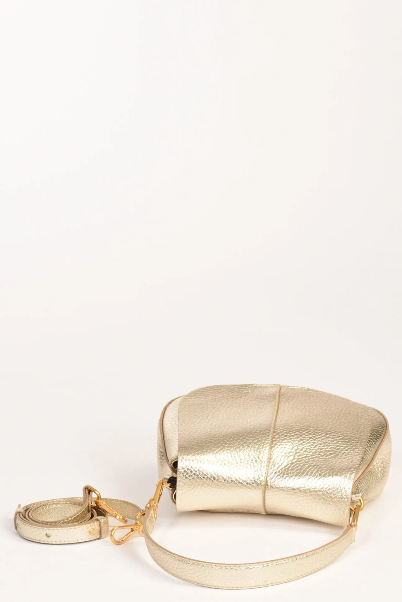 borsa_helena_round_oro_5.webp borsa helena round oro