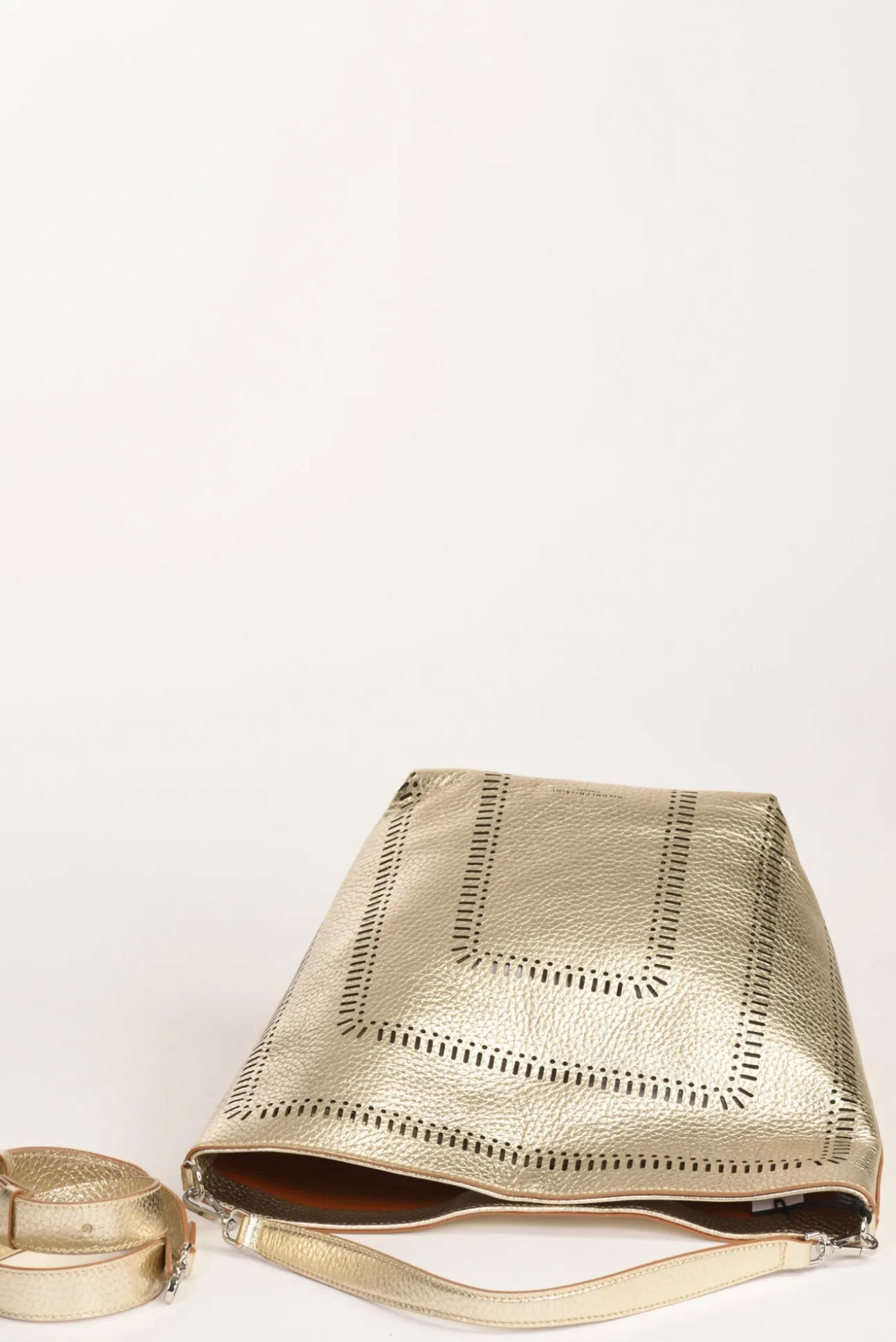 borsa_vanessa_oro_chiaro_6.webp borsa vanessa oro chiaro