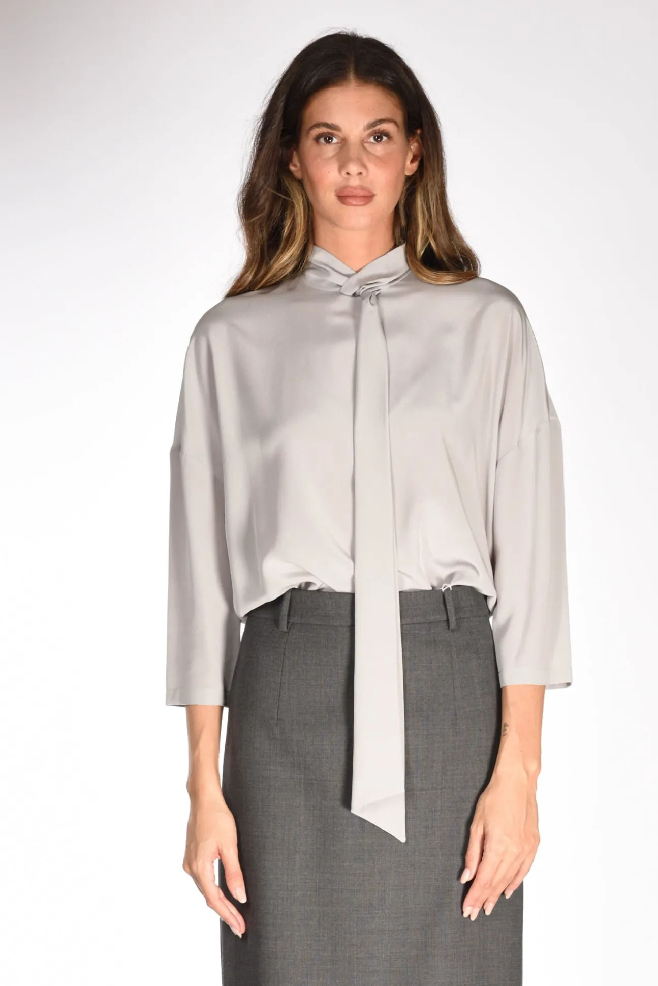 camicia_scialle_grigio_1.webp camicia scialle grigio