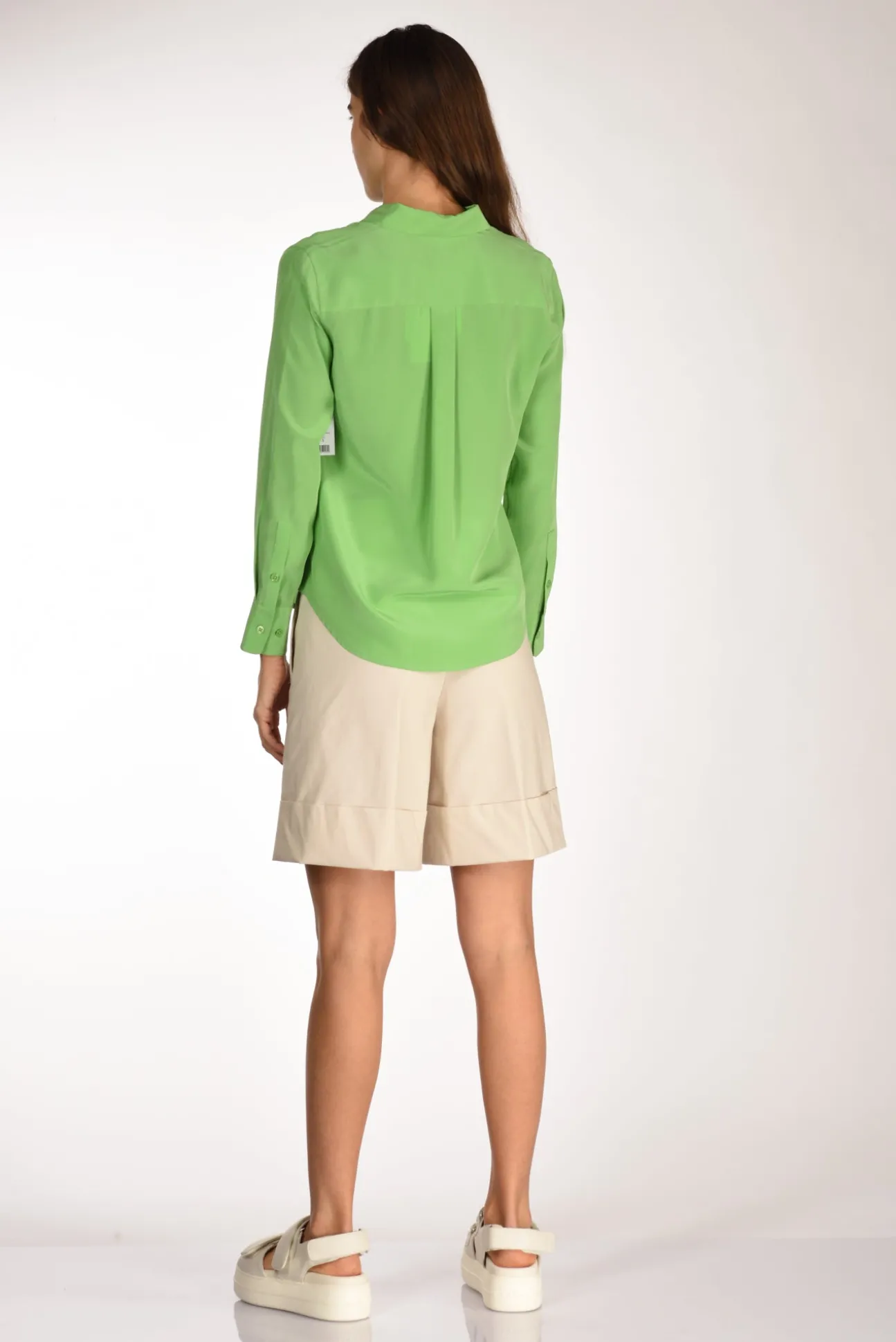 camicia_tasche_verde_chia_4.webp camicia tasche verde chiaro