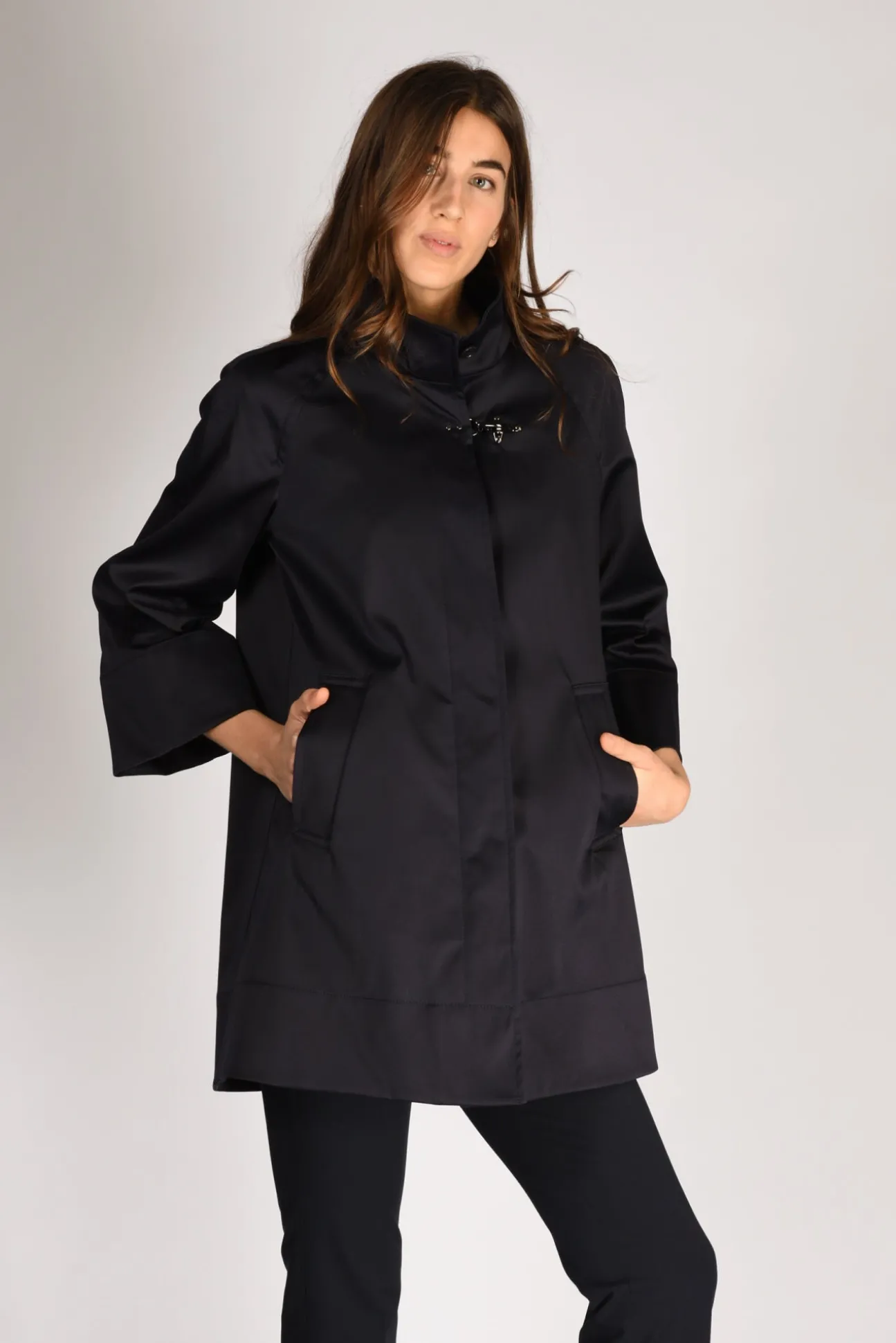 cappa_duchesse_blu_0.webp cappa duchesse blu