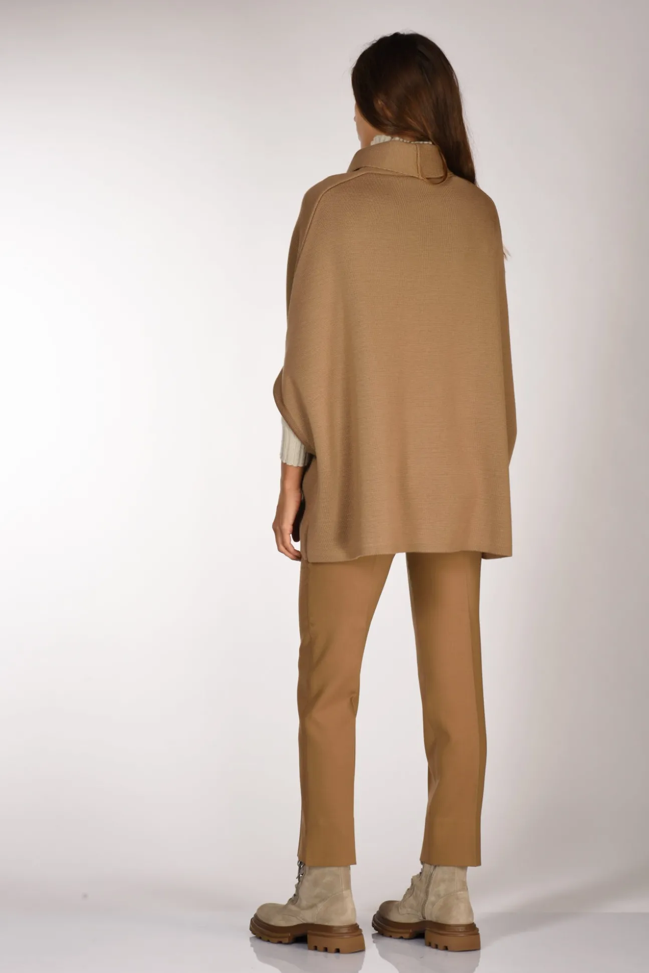 cappa_osanna_beige_cammel_4.webp cappa osanna beige cammello