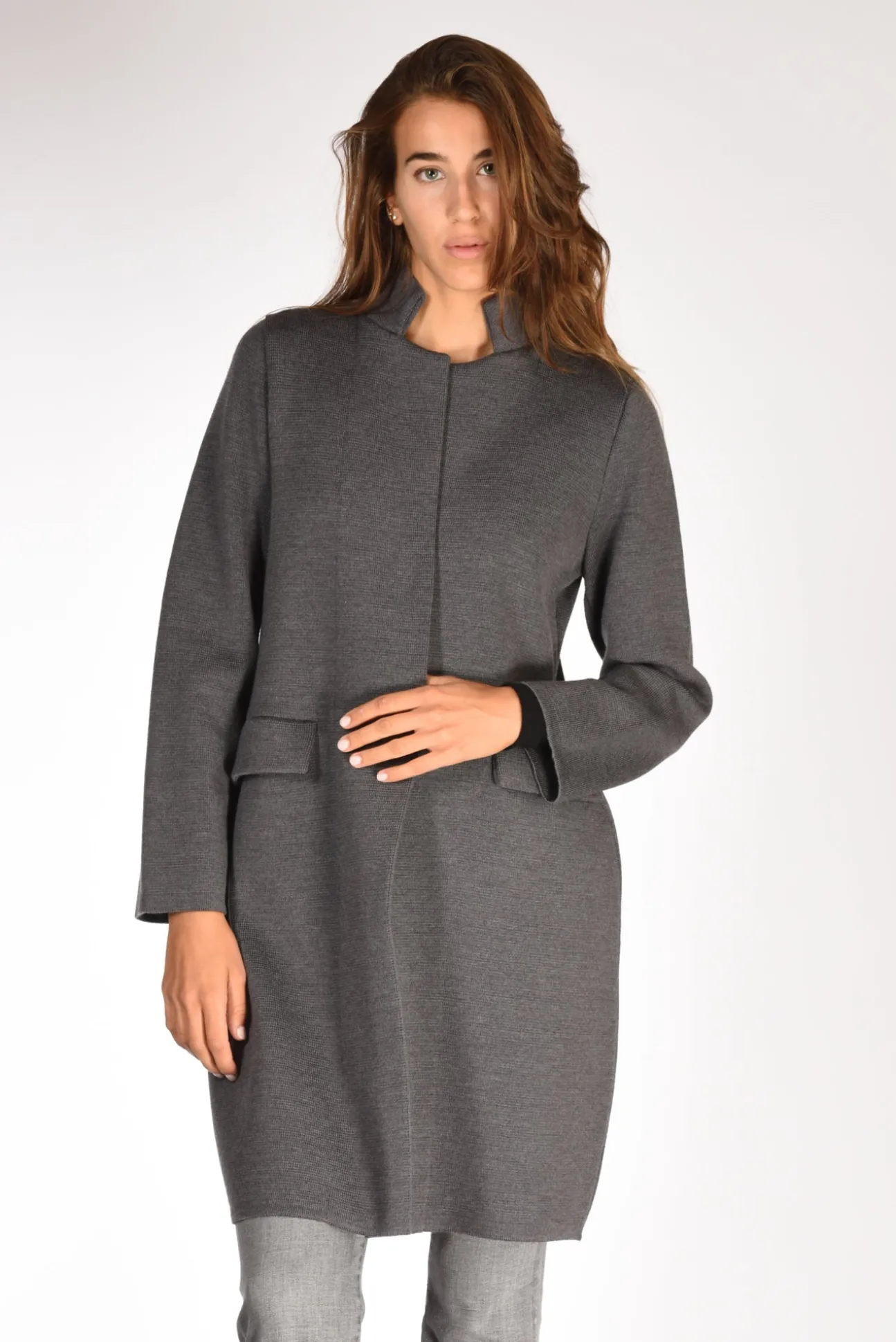 cappotto_maglia_grigio_0.webp cappotto maglia grigio