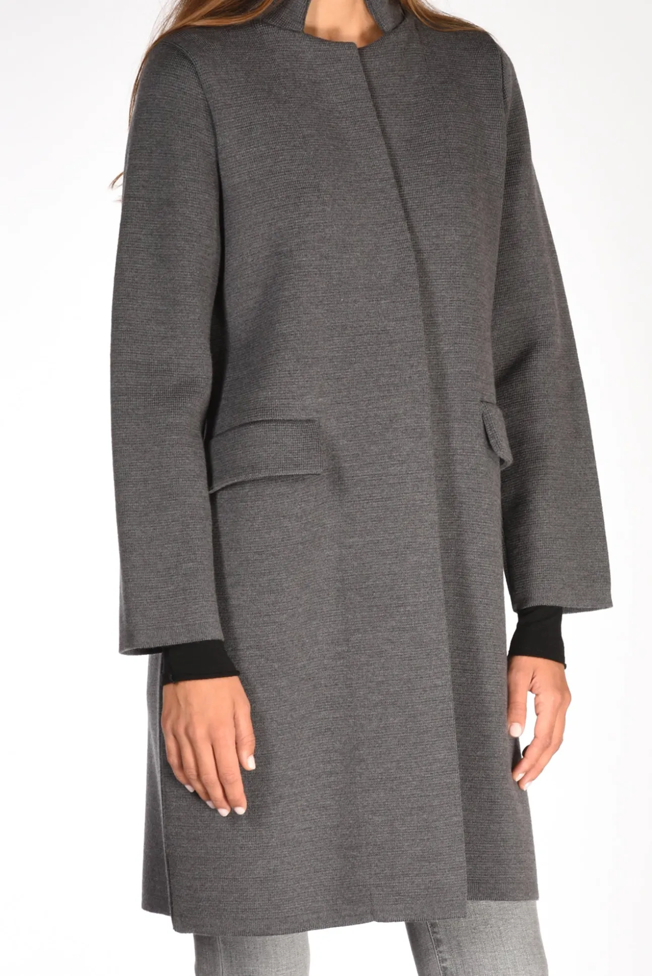 cappotto_maglia_grigio_3.webp cappotto maglia grigio