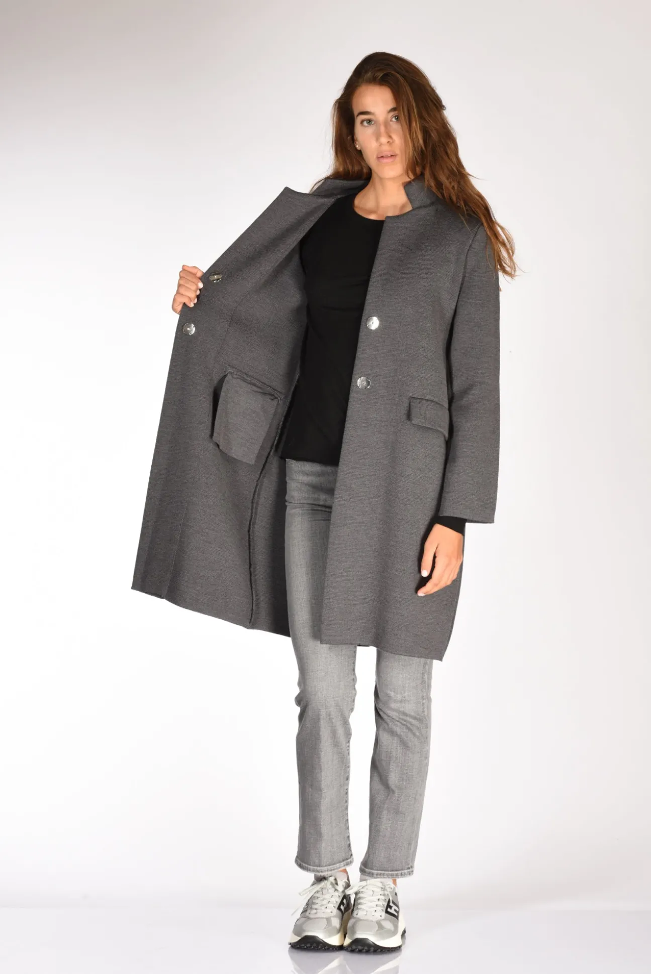 cappotto_maglia_grigio_5.webp cappotto maglia grigio