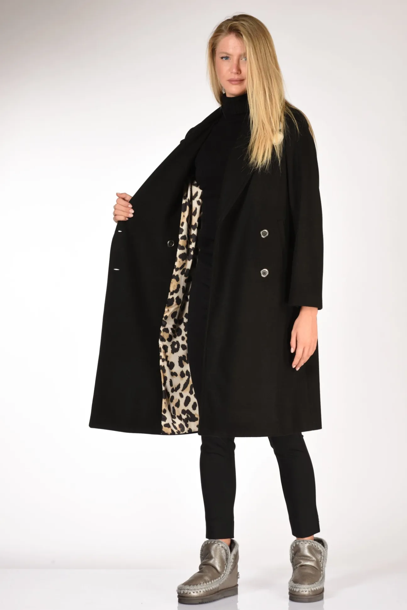 cappotto_orsetti_nero_5.webp cappotto orsetti nero