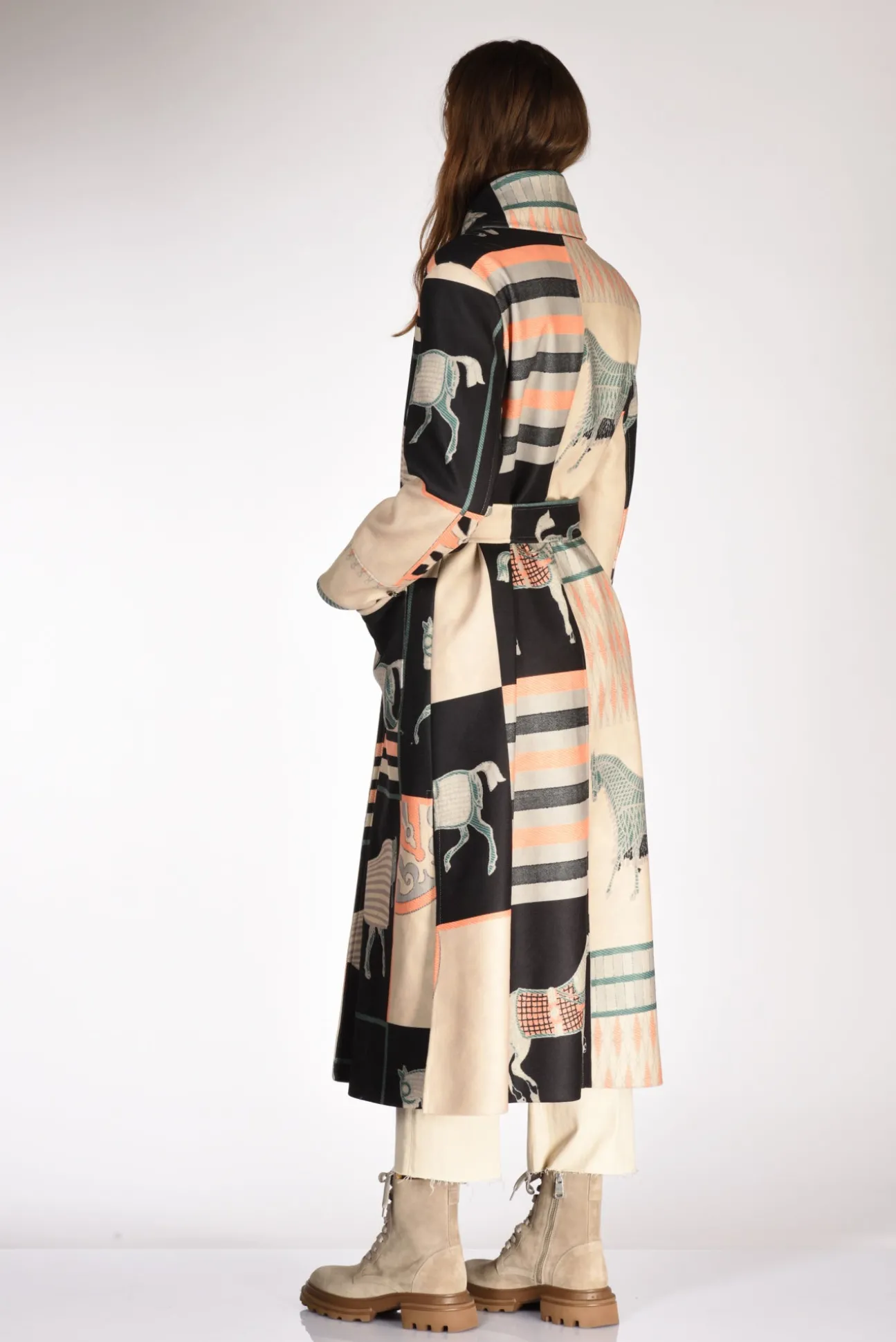 cappotto_stampato_nerobei_4.webp cappotto stampato nero/beige