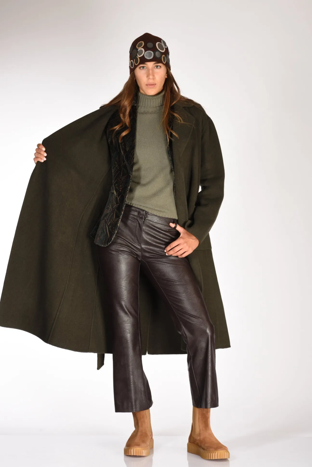cappotto_vestaglia_verde_5.webp cappotto vestaglia verde