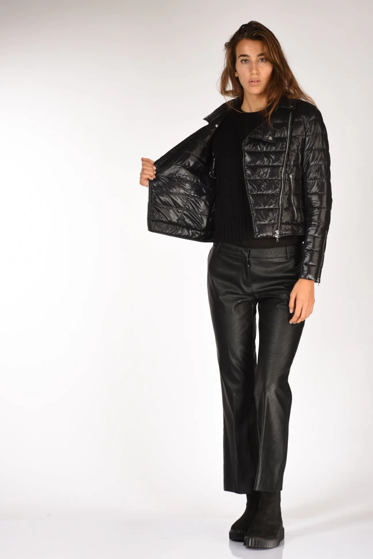 chiodo_piumino_nero_5.webp chiodo piumino nero
