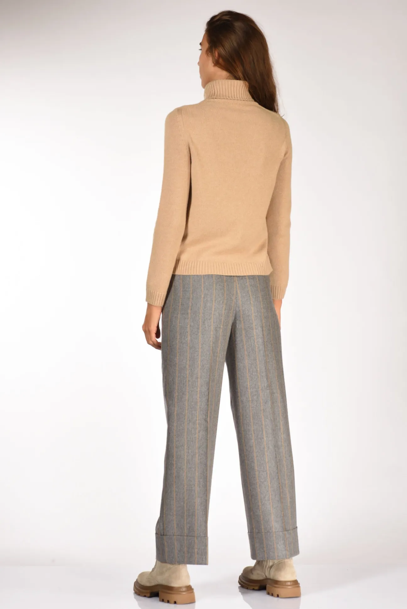 collo_alto_beige_scuro_4.webp collo alto beige scuro