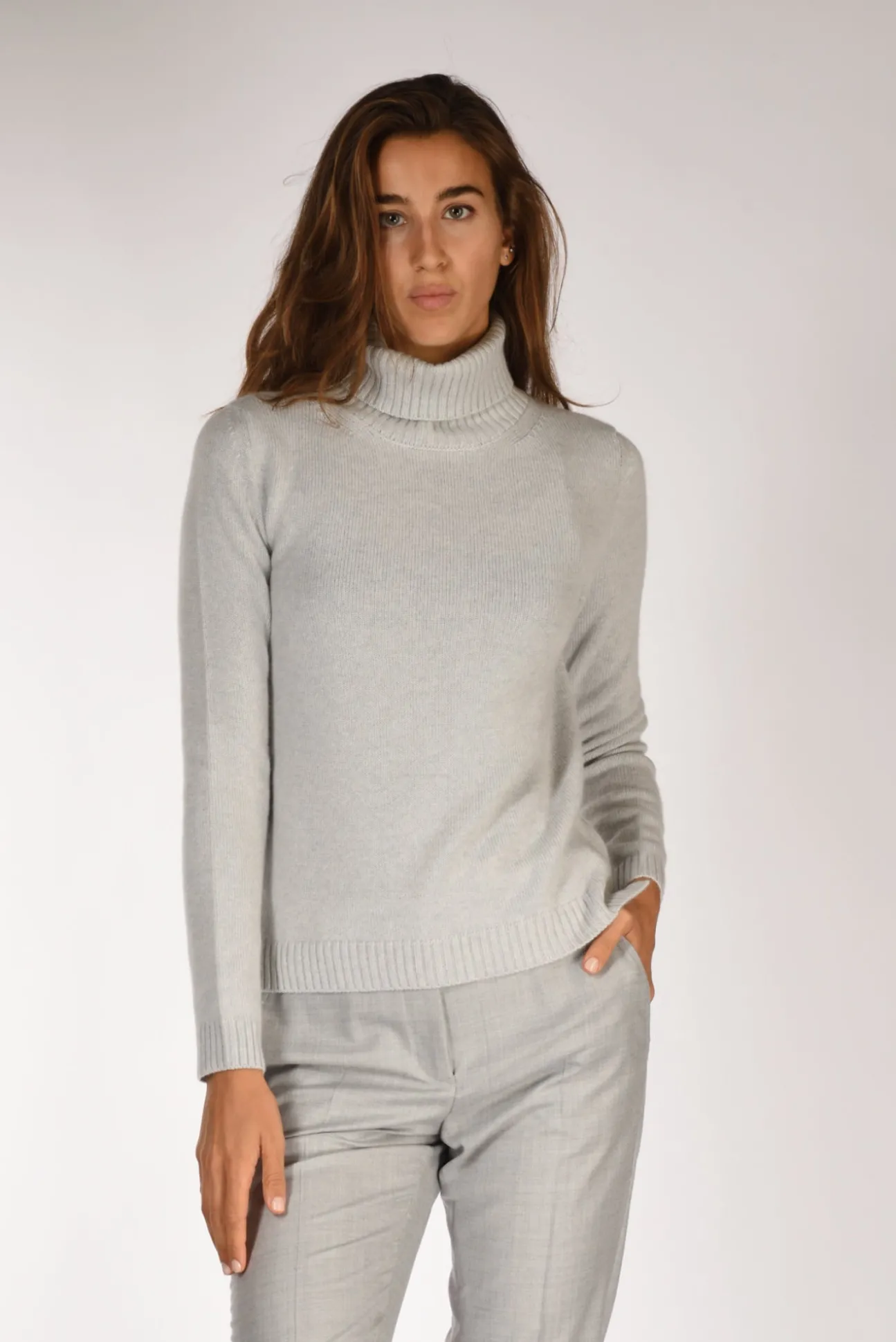 collo_alto_grigio_0.webp collo alto grigio