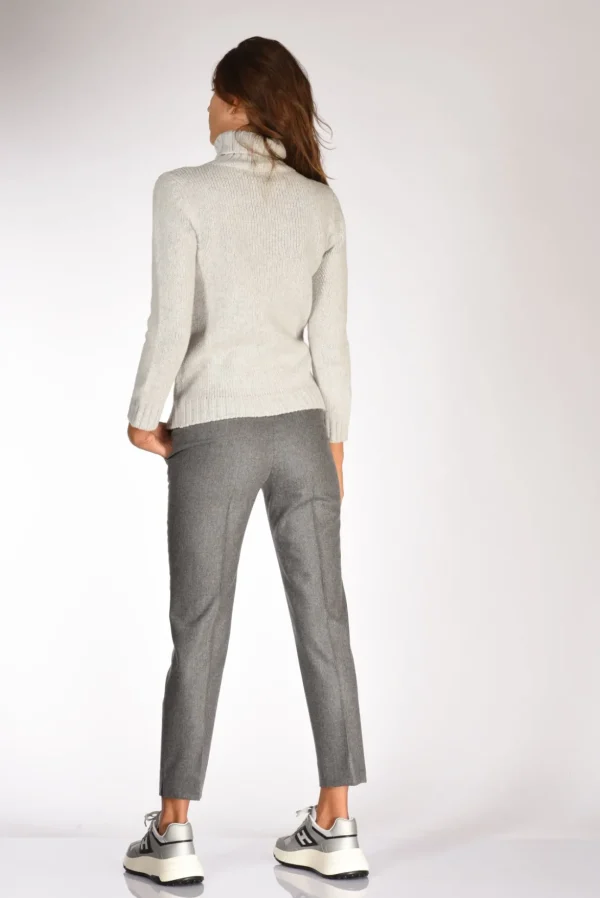 collo alto grigio chiaro
