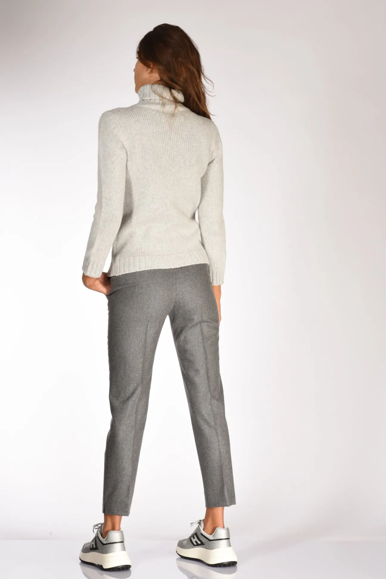 collo_alto_grigio_chiaro_4.webp collo alto grigio chiaro
