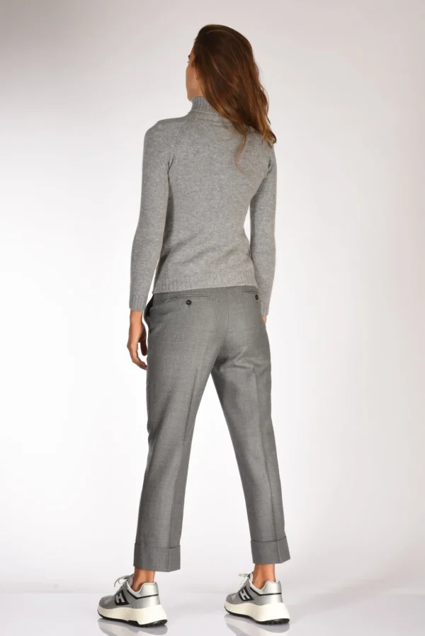 collo alto grigio scuro