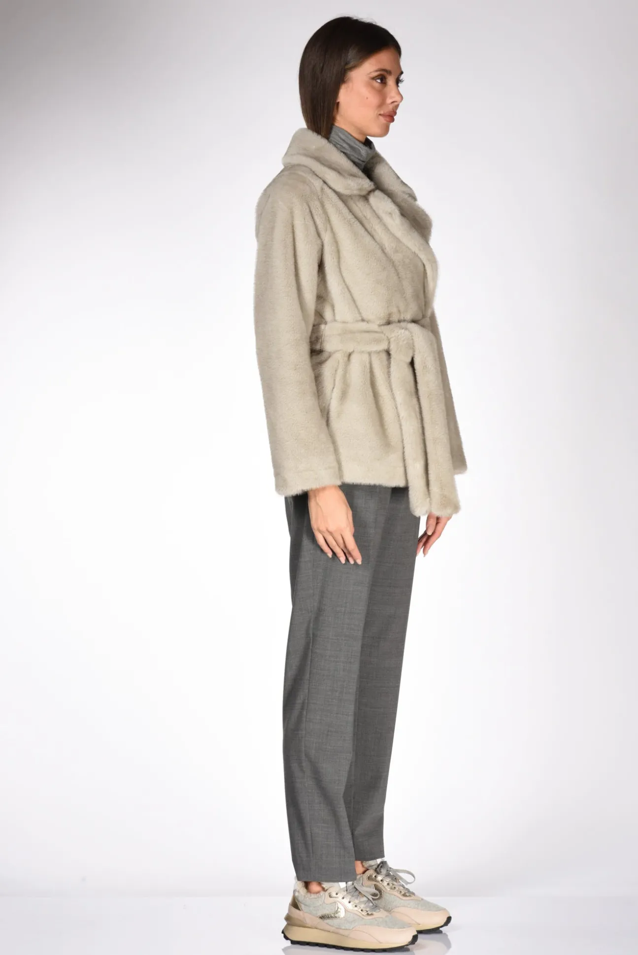 ecopelliccia_grigio_2.webp ecopelliccia grigio
