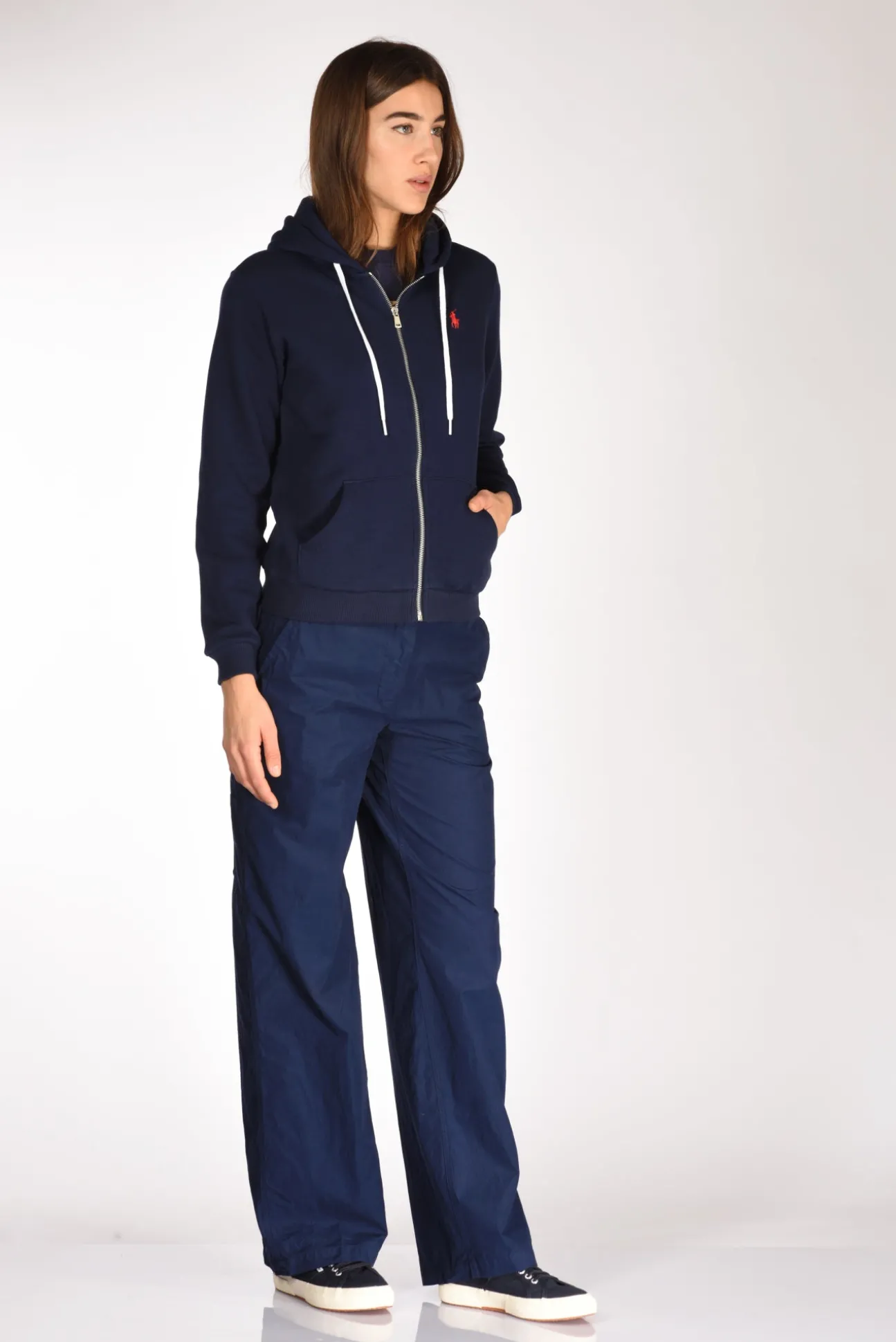 felpa_zippata_blu_3.webp felpa zippata blu