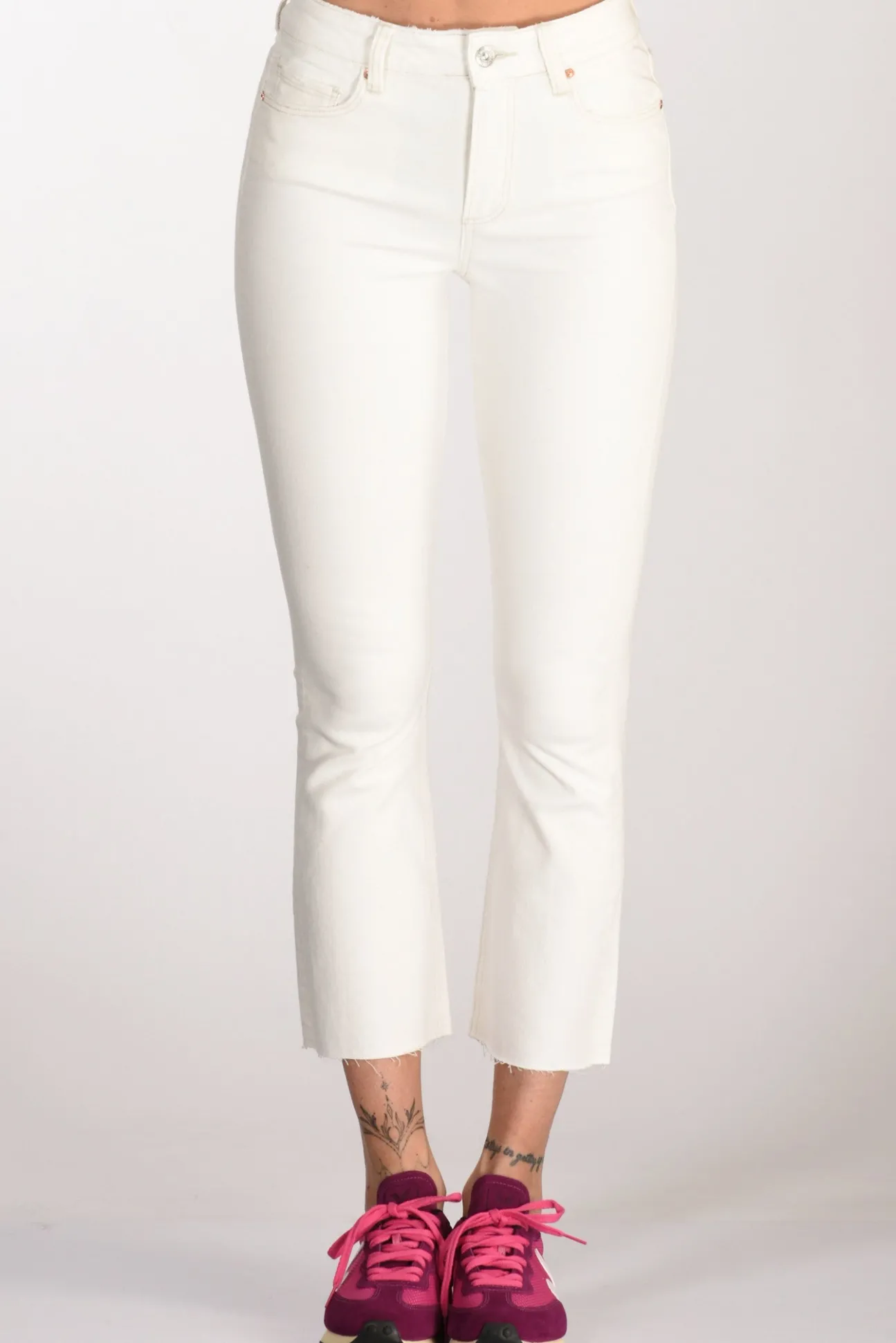 jeans_bianco_2.webp jeans bianco