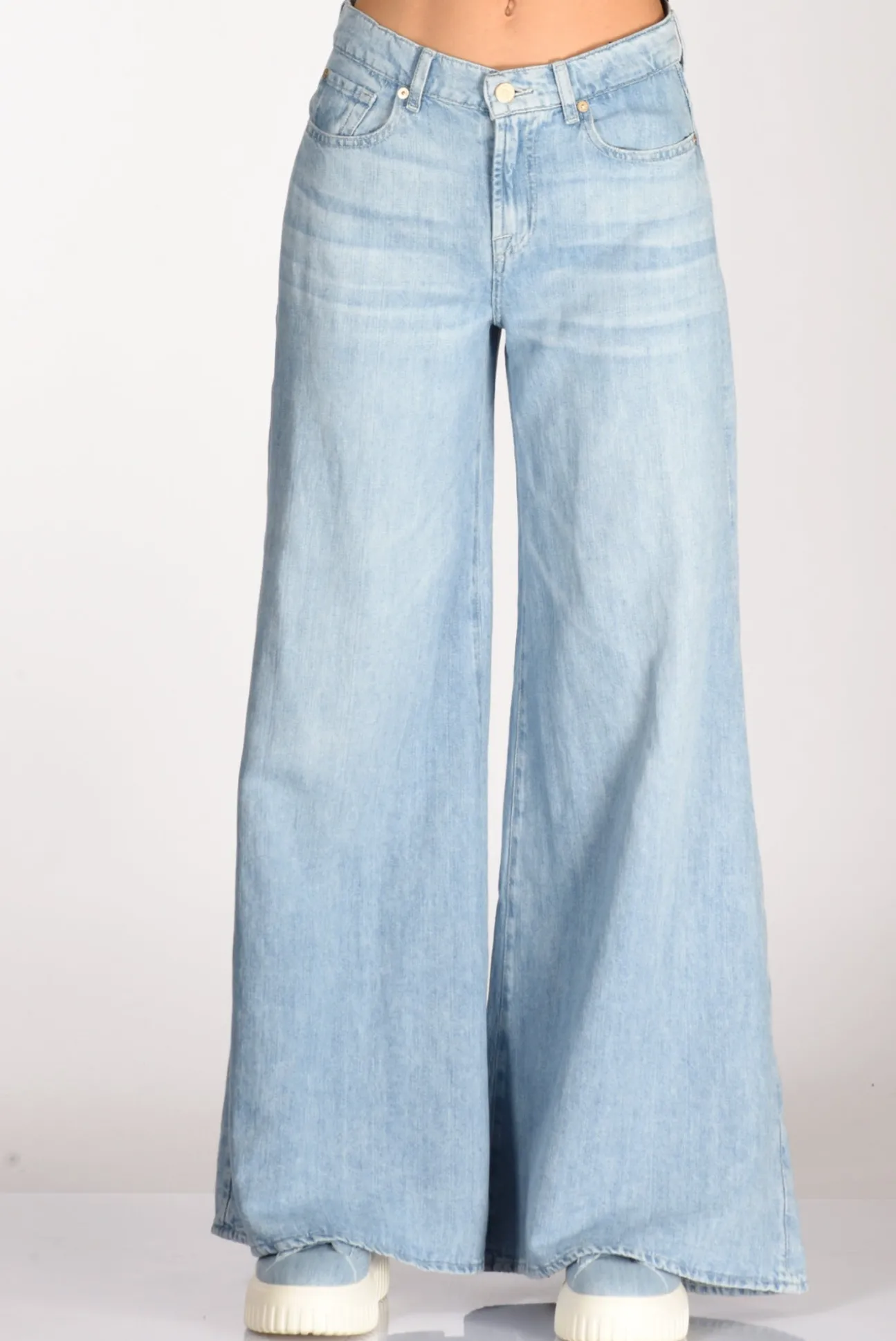 jeans_kansas_blu_chiaro_2.webp jeans kansas blu chiaro