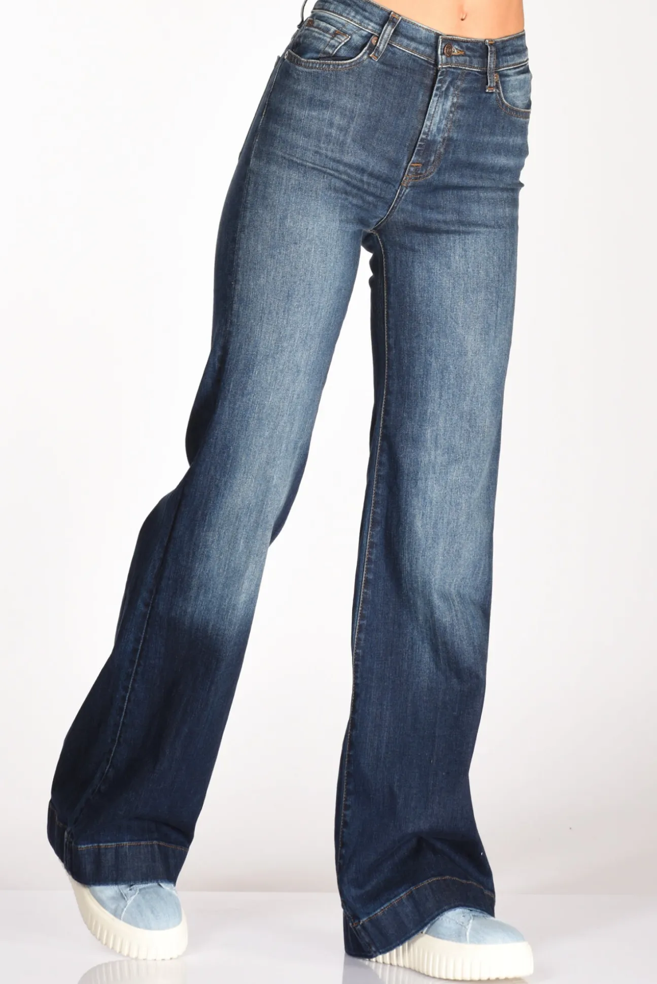 jeans_modern_blu_scuro_0.webp jeans modern blu scuro