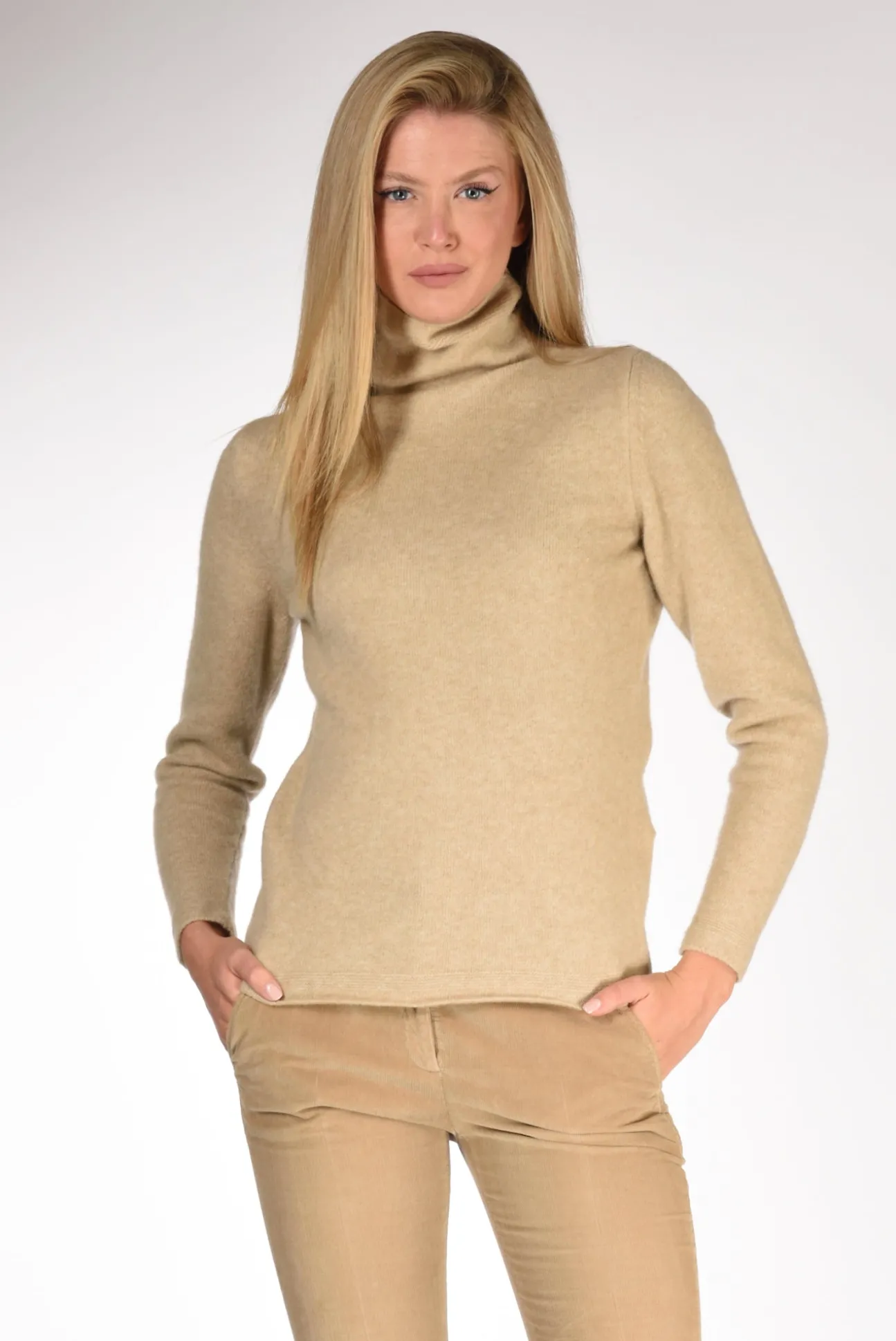 maglia_beige_0.webp maglia beige