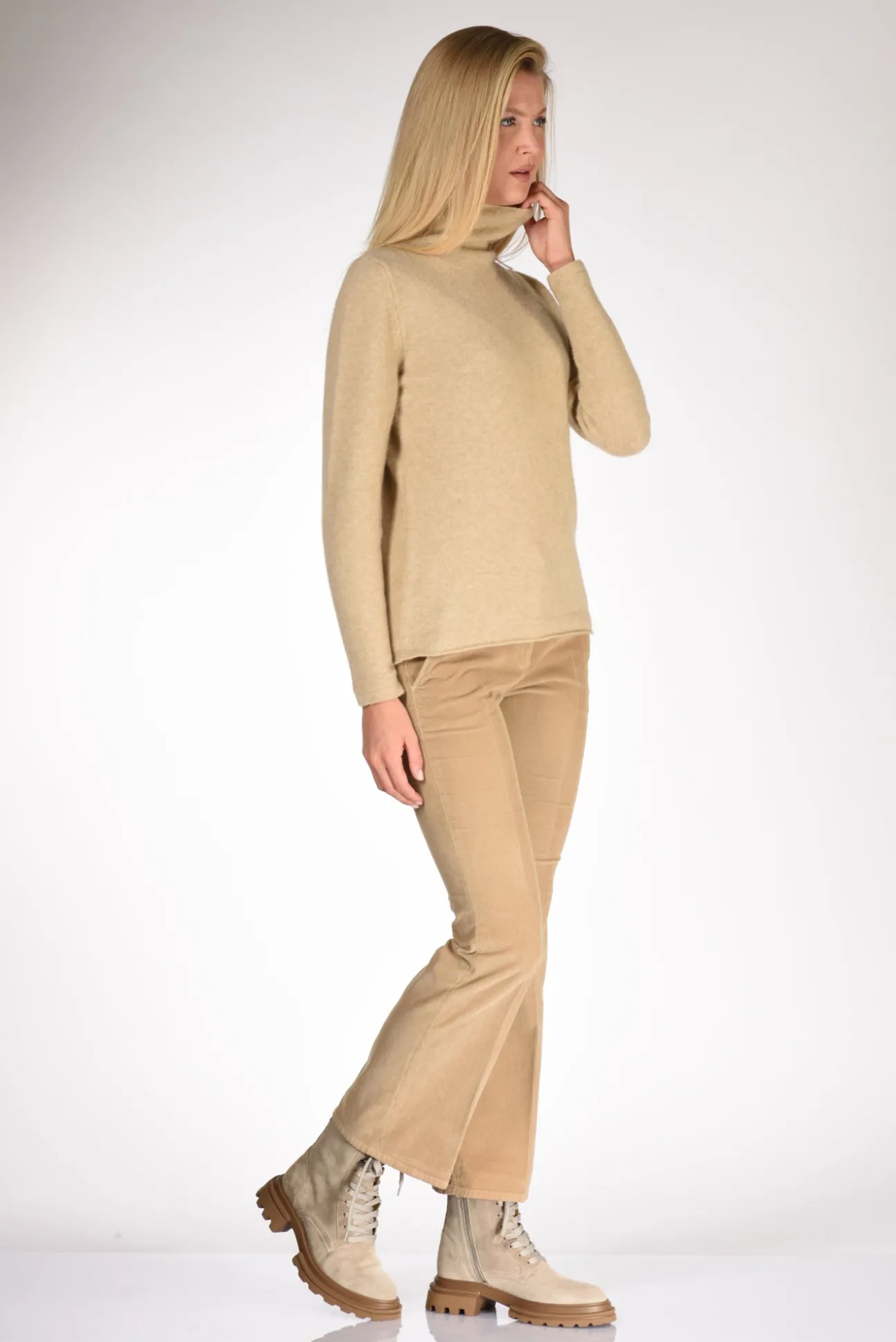 maglia_beige_3.webp maglia beige
