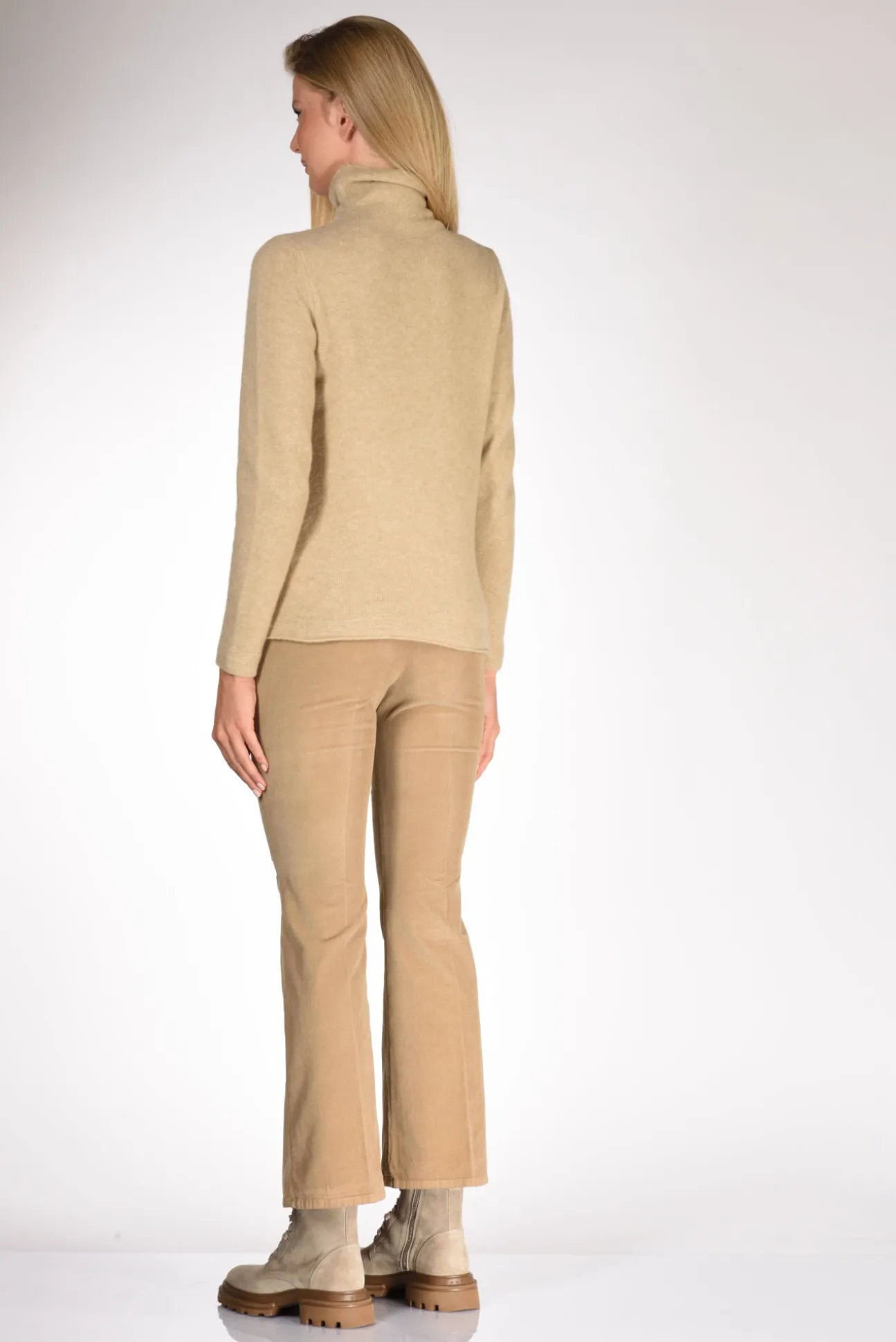 maglia_beige_4.webp maglia beige