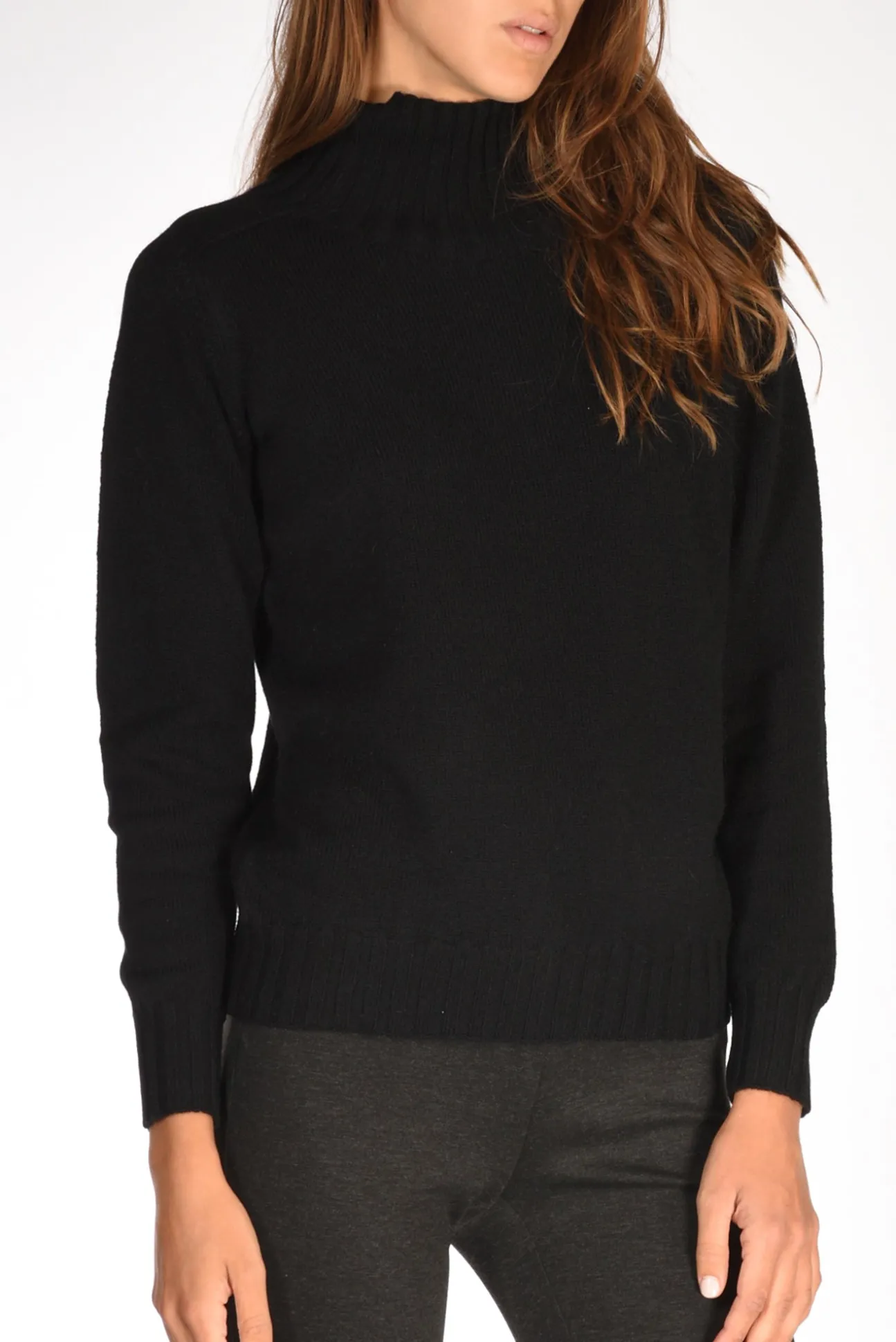 maglia_collo_alto_nero_2.webp maglia collo alto nero