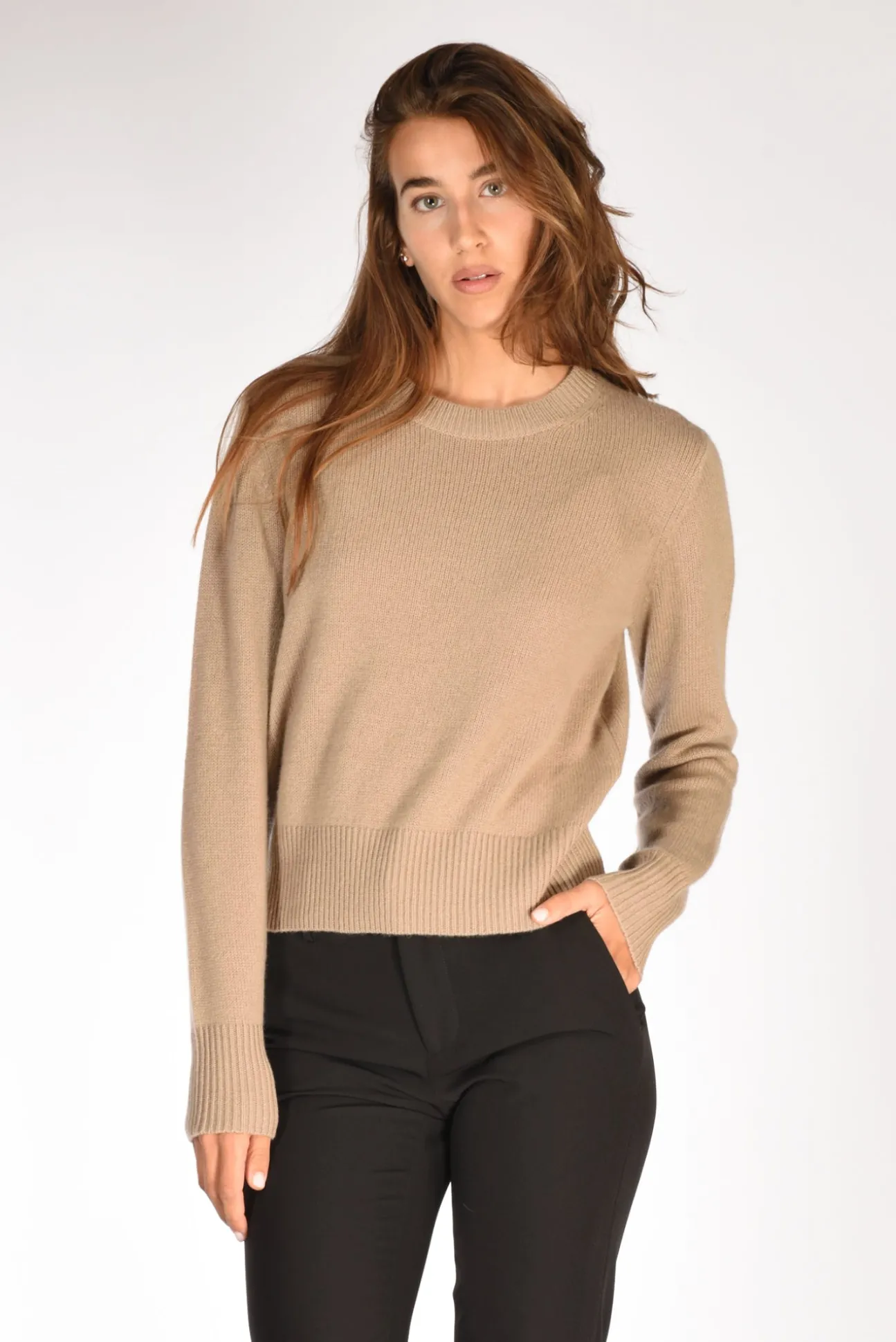 maglia_girocollo_beige_sc_0.webp maglia girocollo beige scuro
