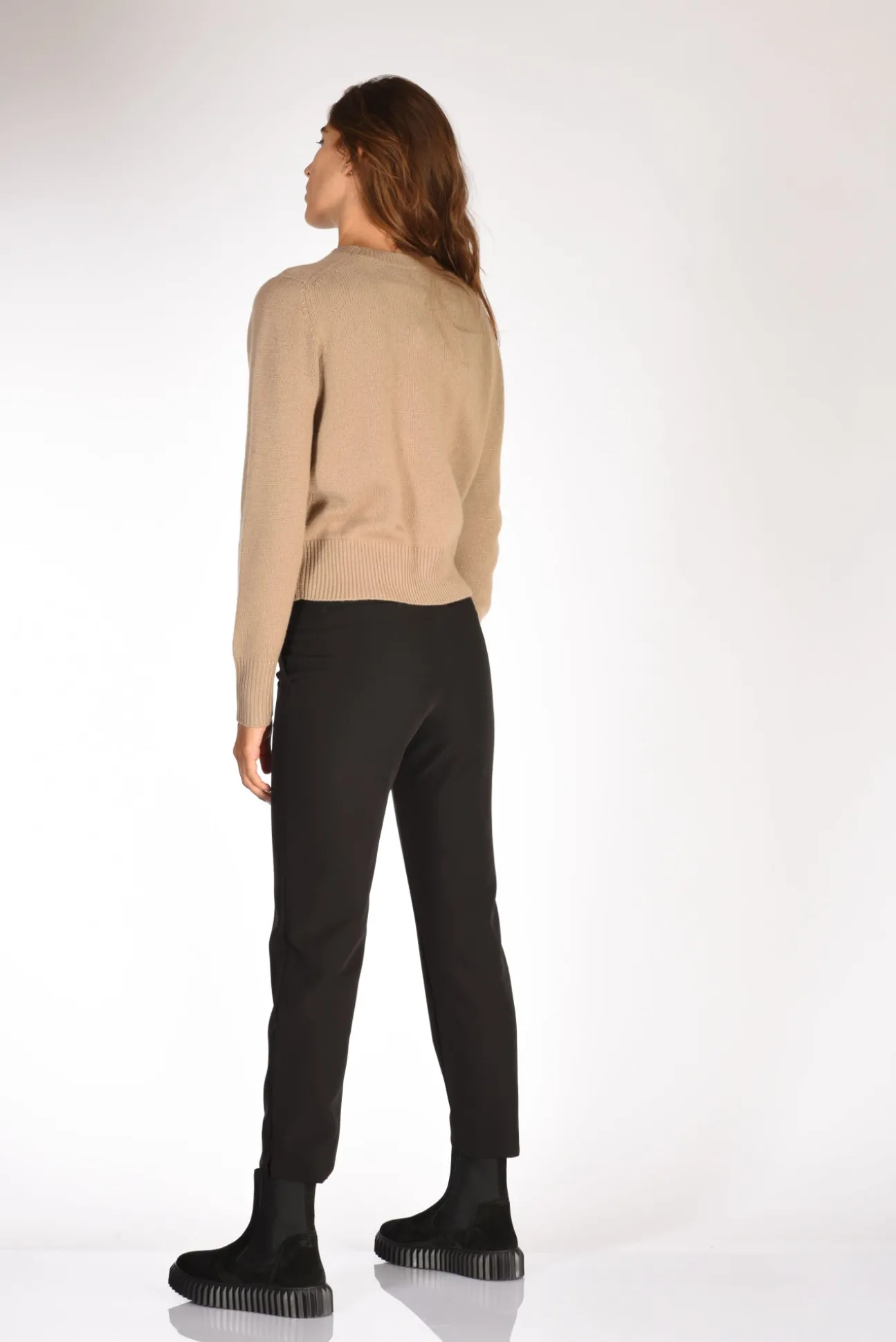 maglia_girocollo_beige_sc_4.webp maglia girocollo beige scuro