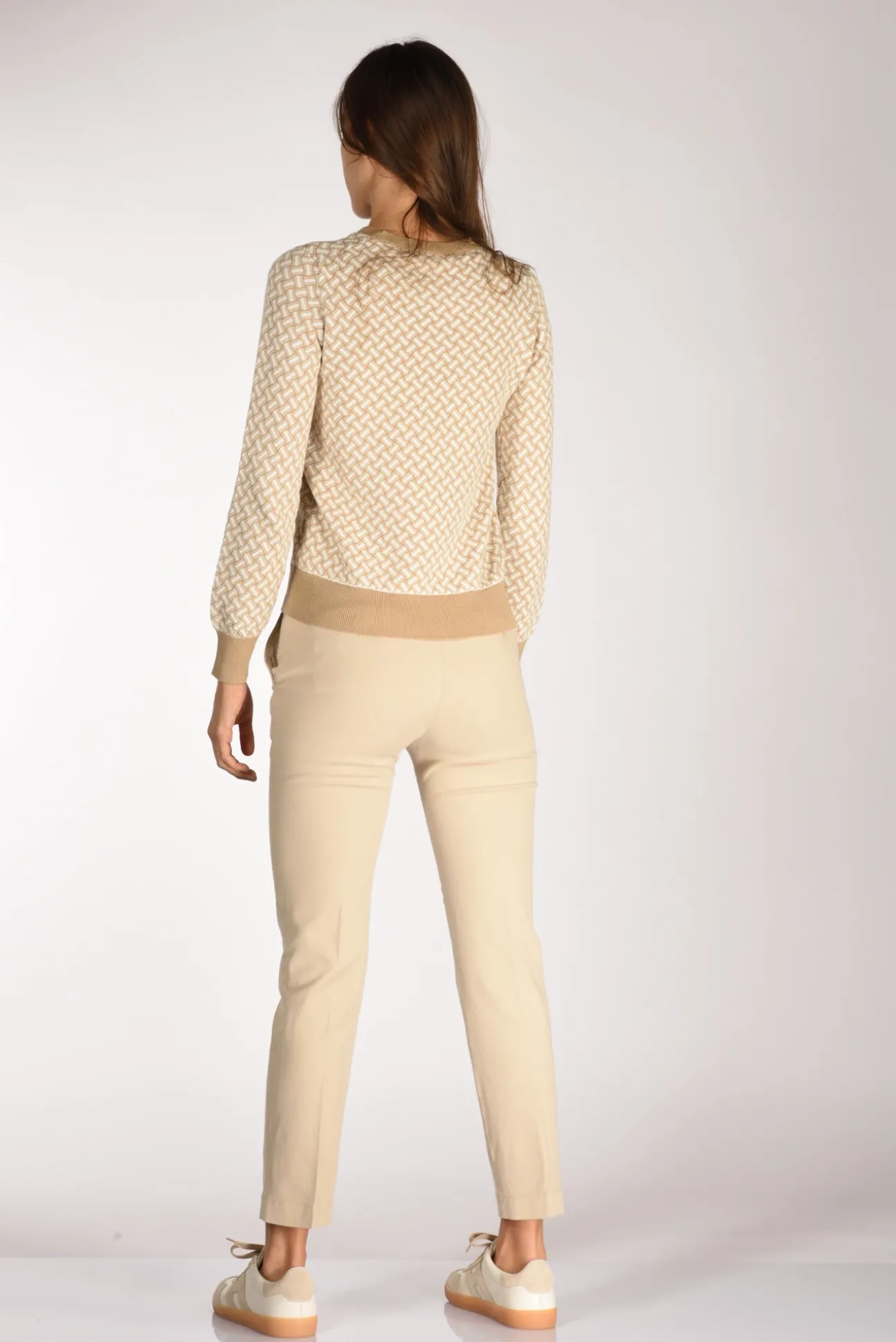 maglia_girocollo_beigebia_4.webp maglia girocollo beige/bianco