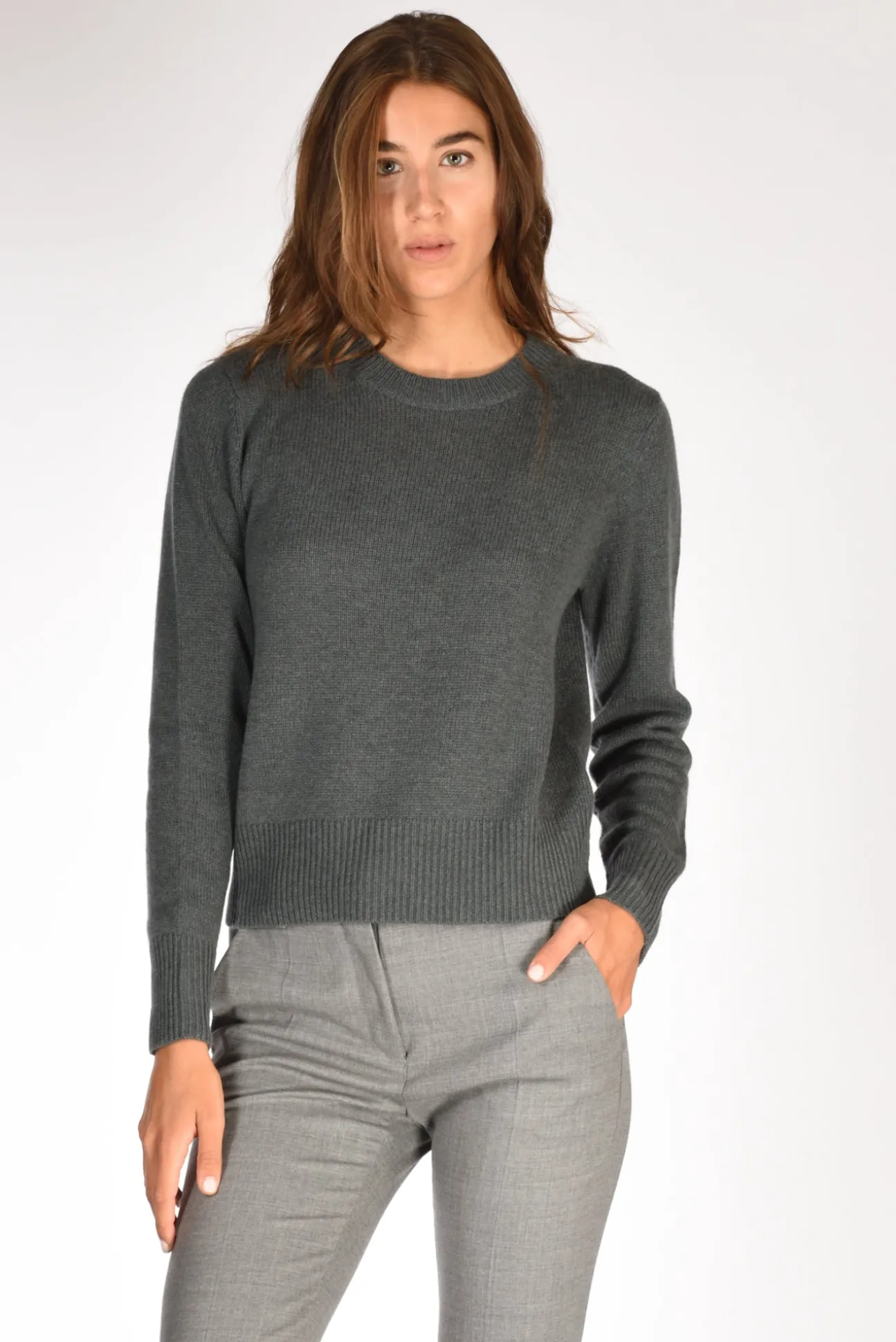 maglia_girocollo_grigio_f_0.webp maglia girocollo grigio fango