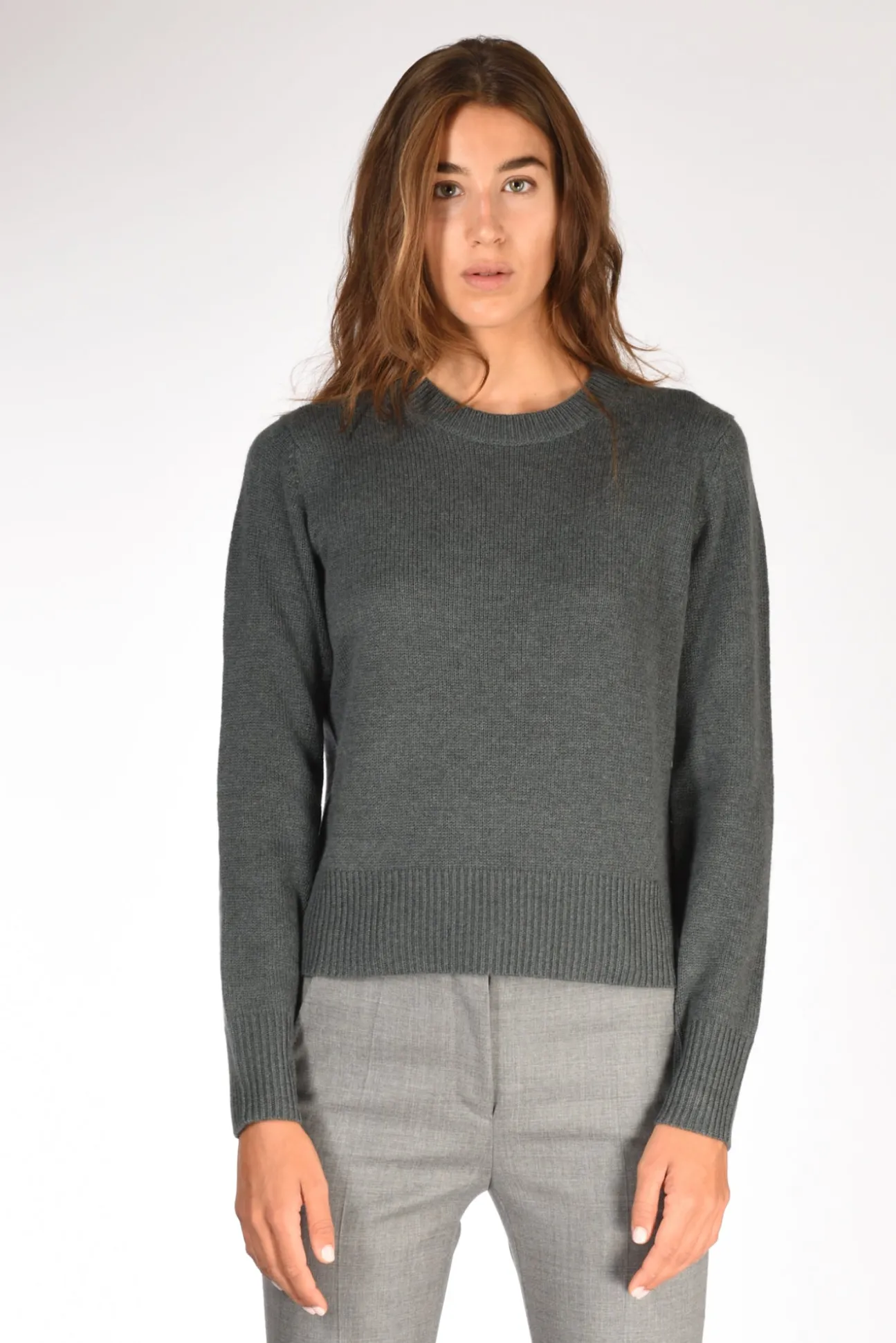 maglia_girocollo_grigio_f_1.webp maglia girocollo grigio fango