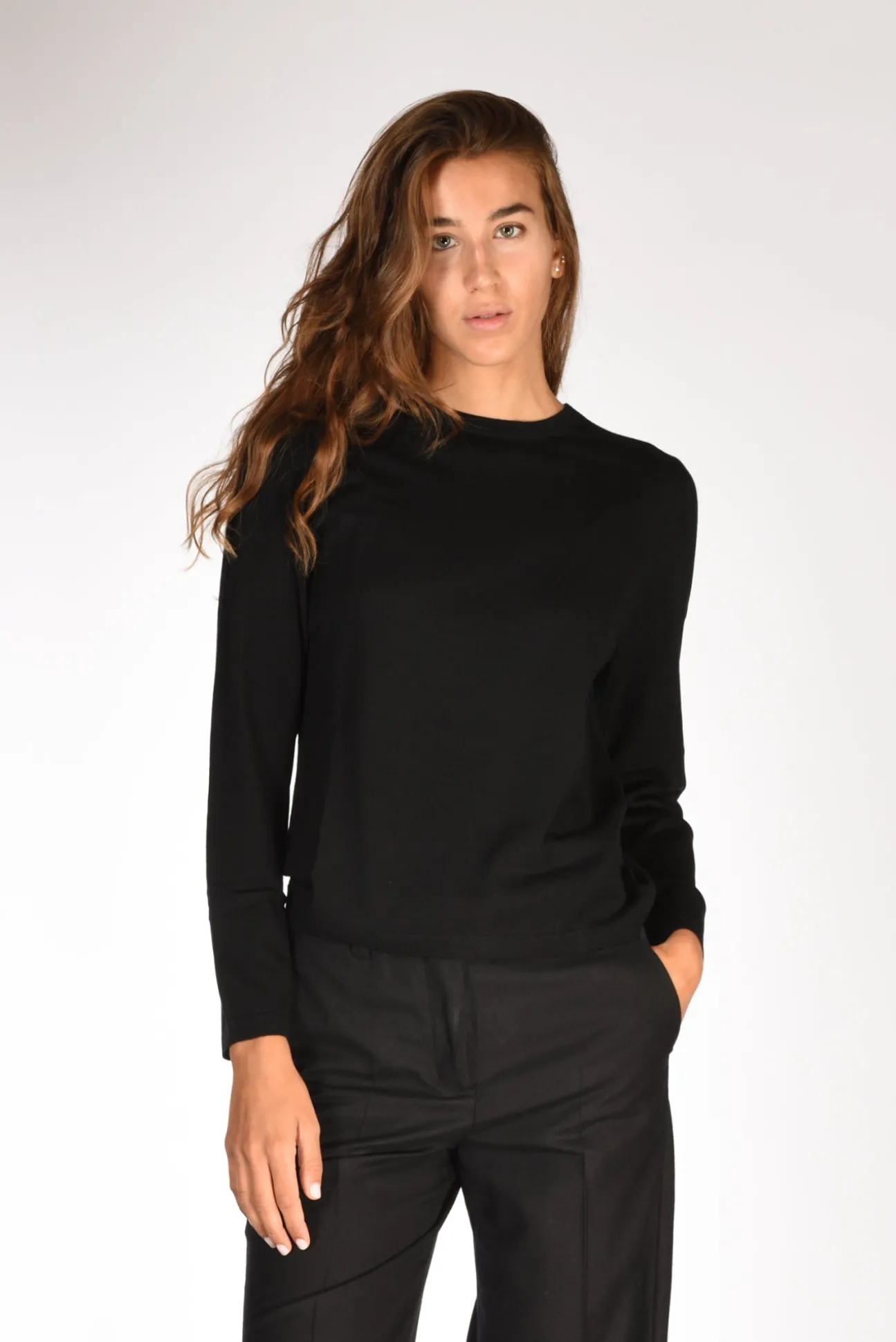 maglia_girocollo_nero_0.webp maglia girocollo nero