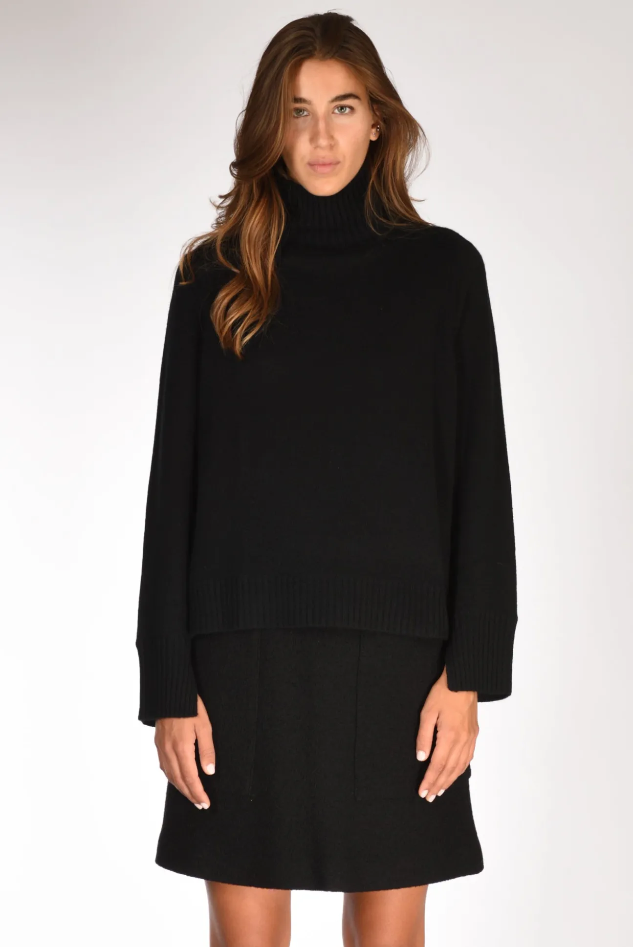 maglia_lupetto_nero_1.webp maglia lupetto nero