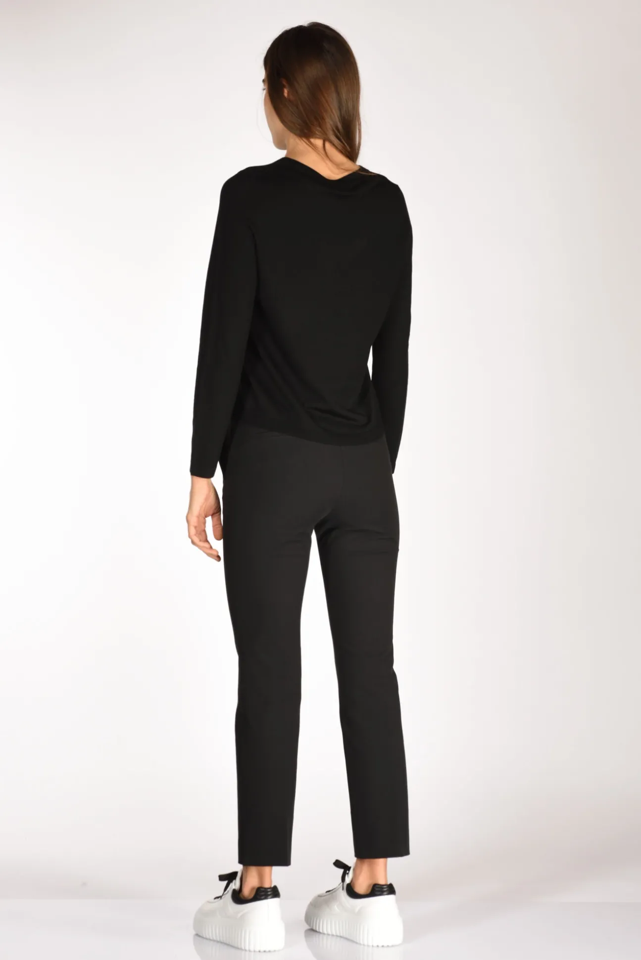 maglia_nero_4-1.webp maglia nero