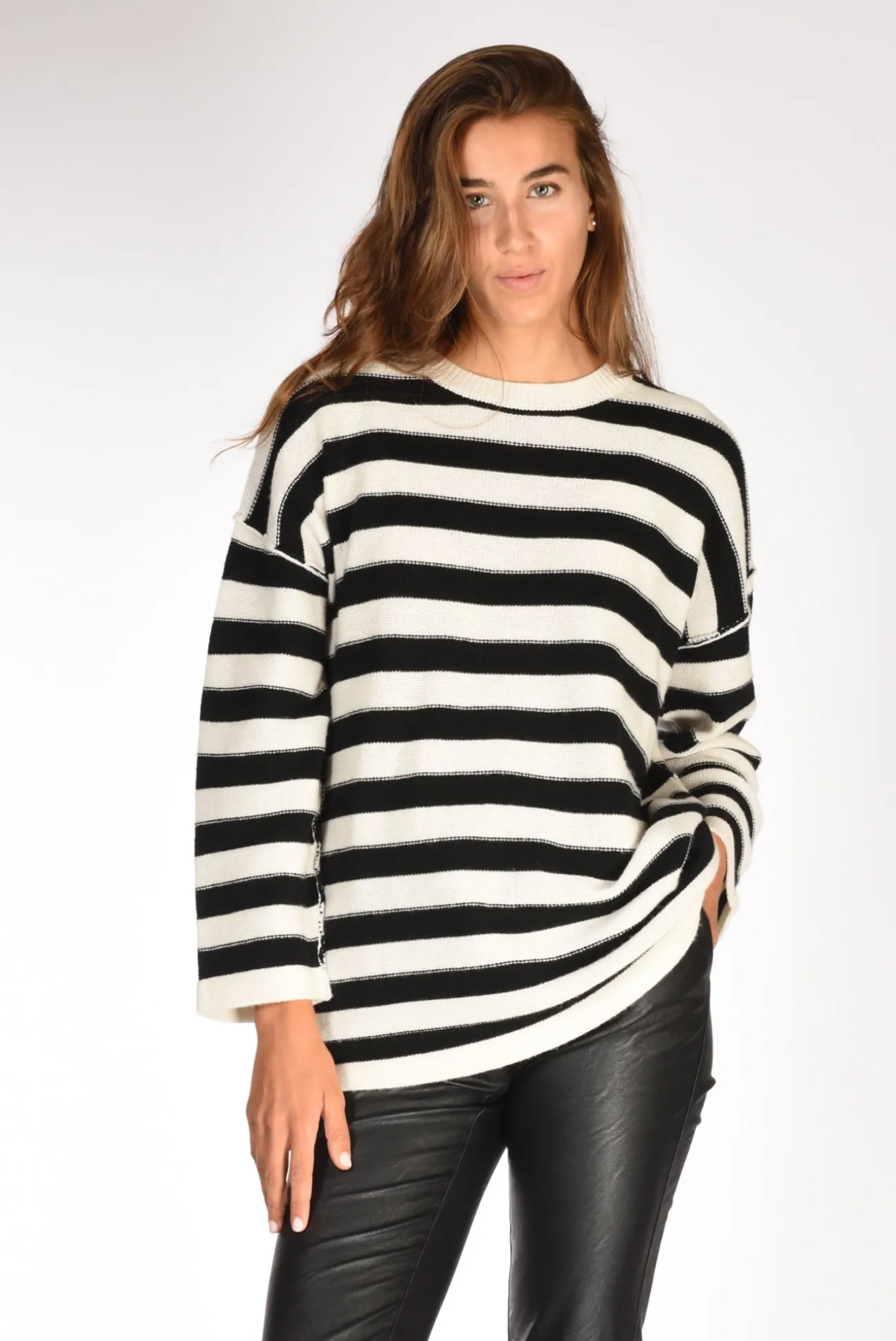 maglia_rigata_bianconero_0.webp maglia rigata bianco/nero