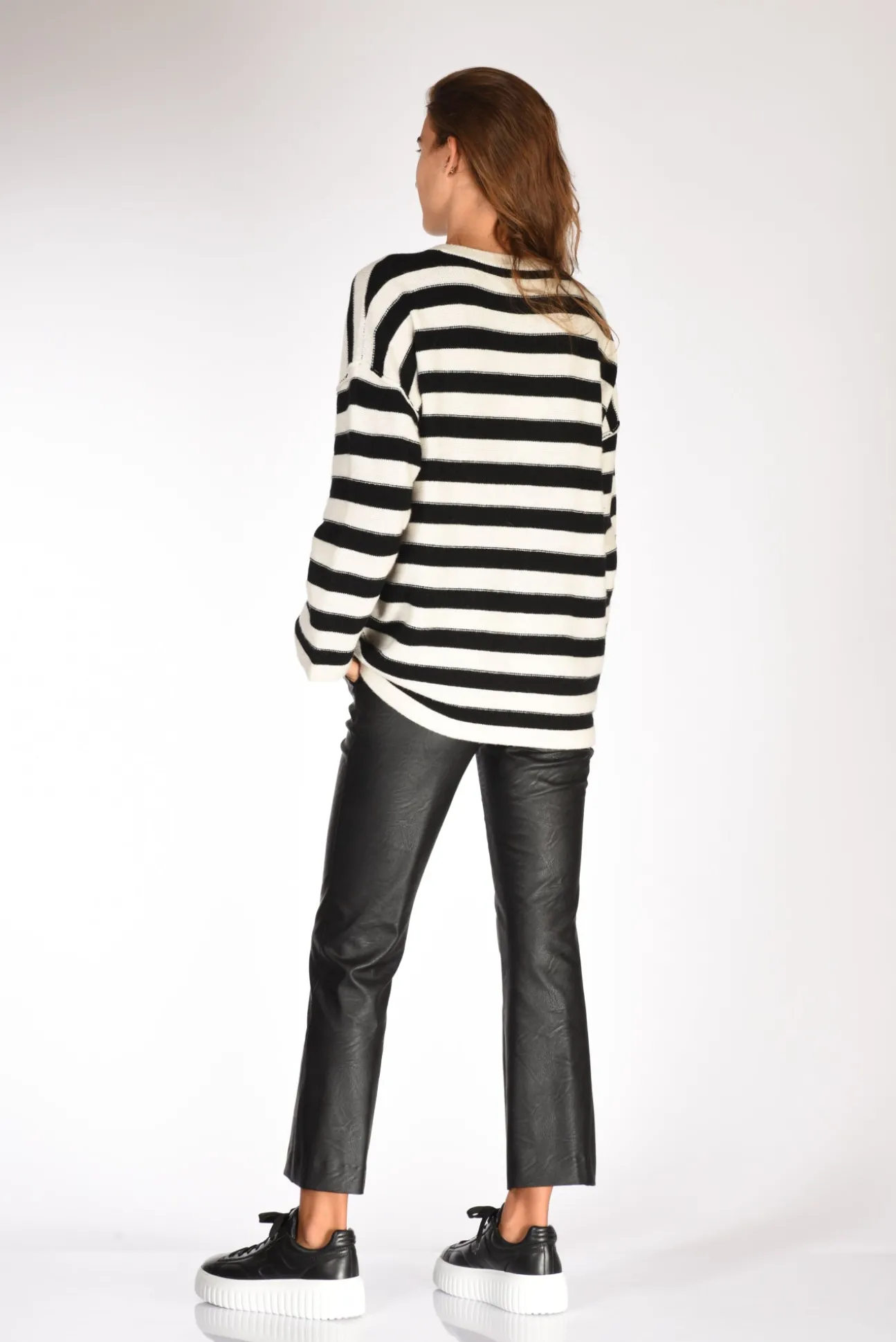 maglia_rigata_bianconero_4.webp maglia rigata bianco/nero
