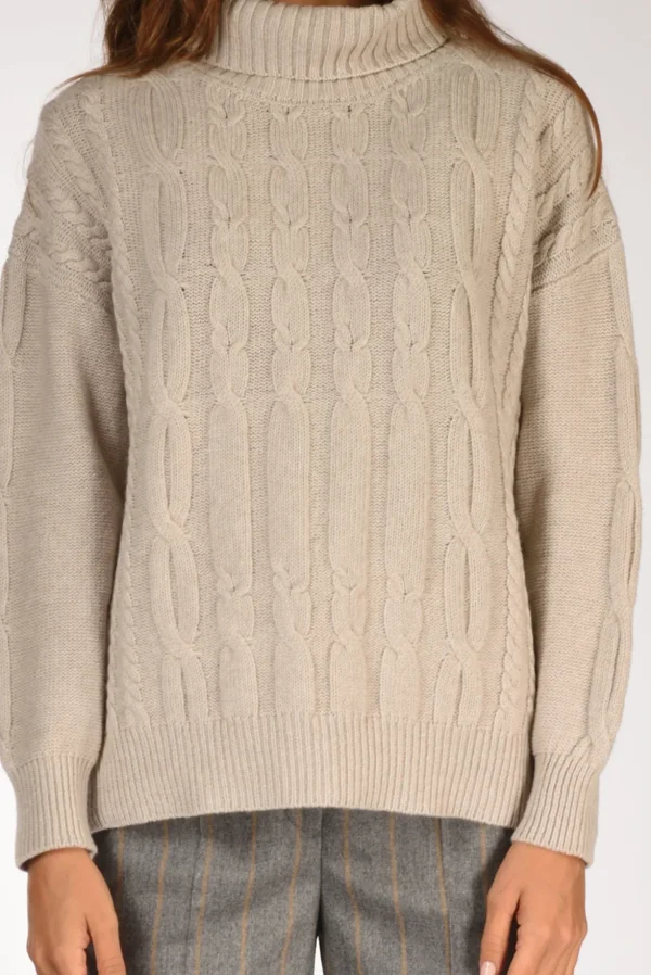 maglia treccia beige