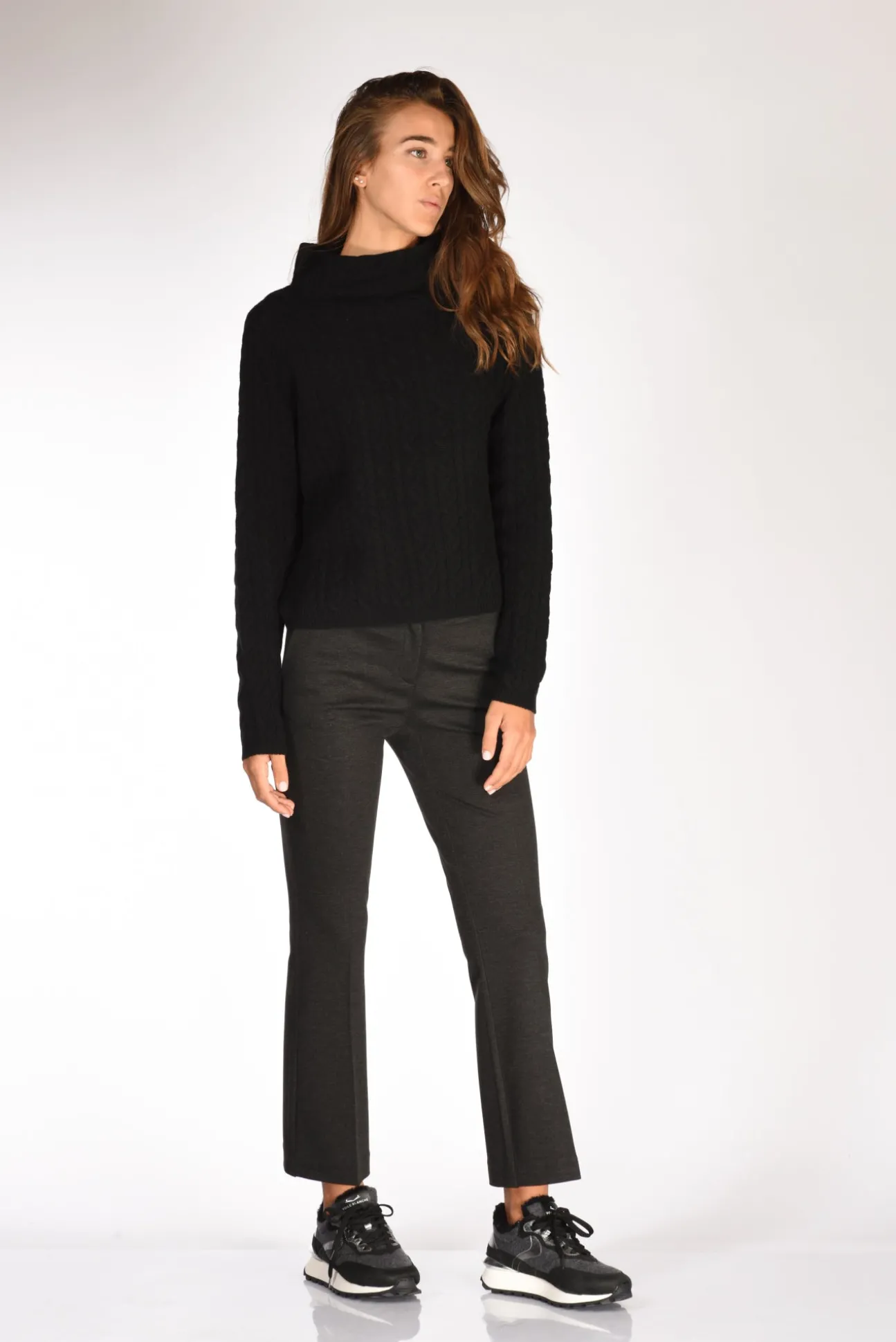 maglia_treccia_nero_3.webp maglia treccia nero